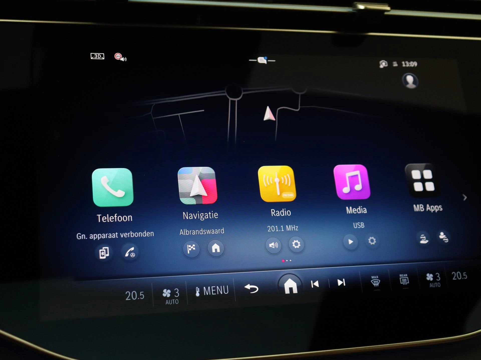 Mercedes-Benz-E-Klasse-image-15