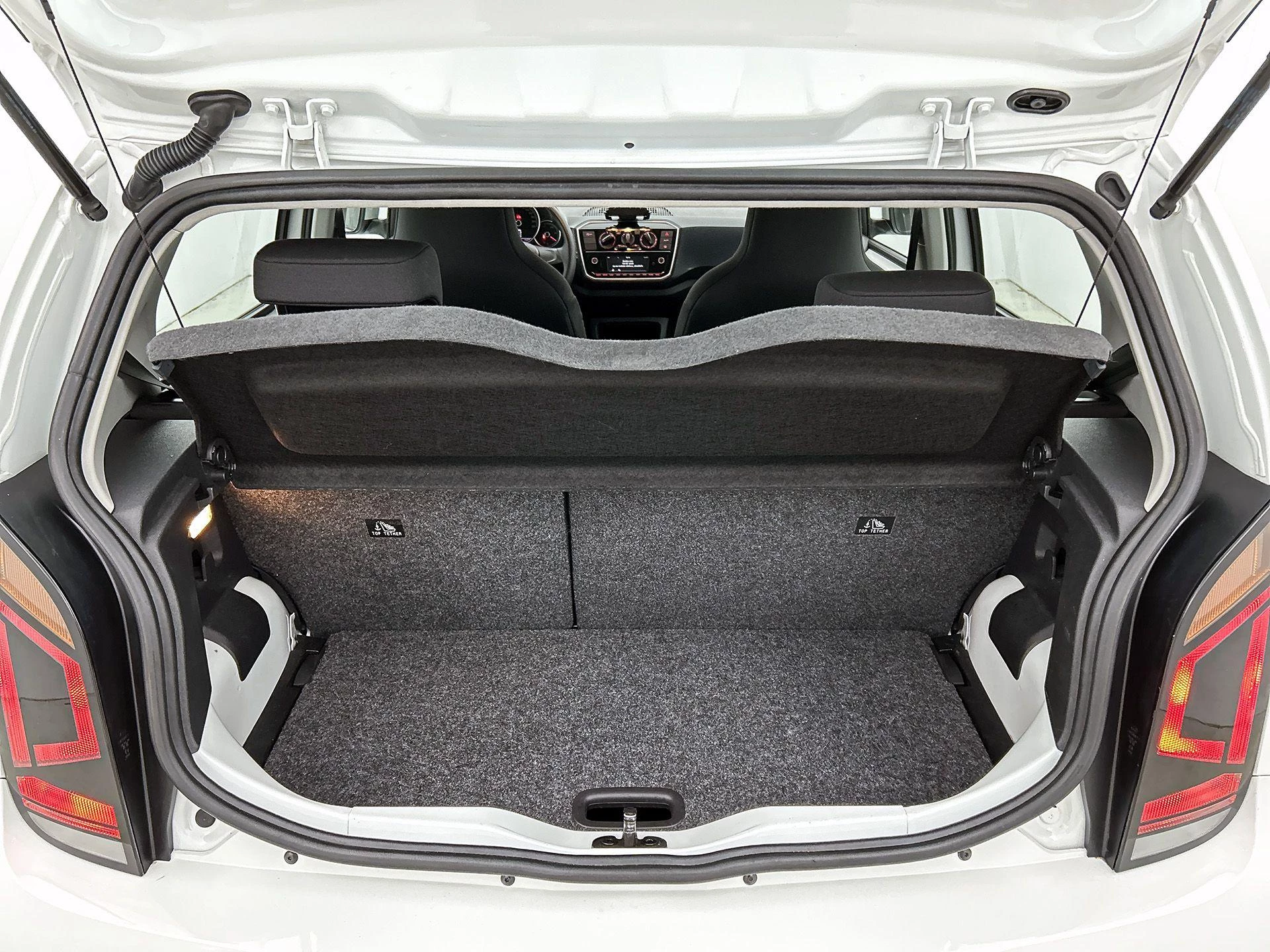 Volkswagen-up!-image-18