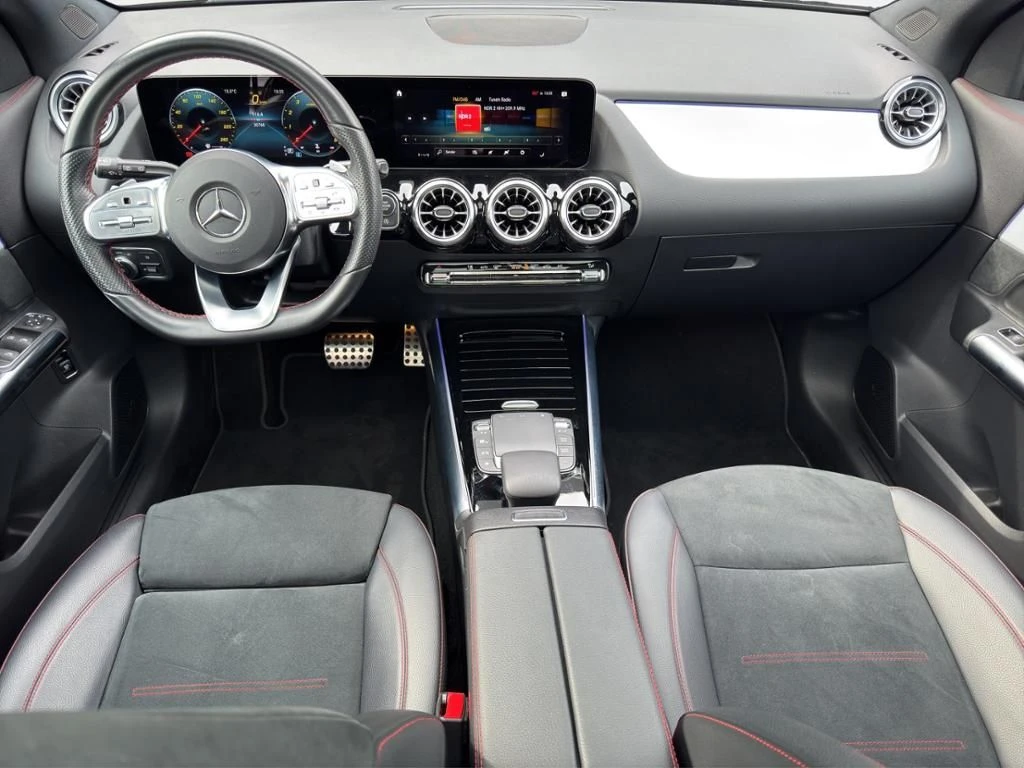 Mercedes-Benz-GLA 250-image-15