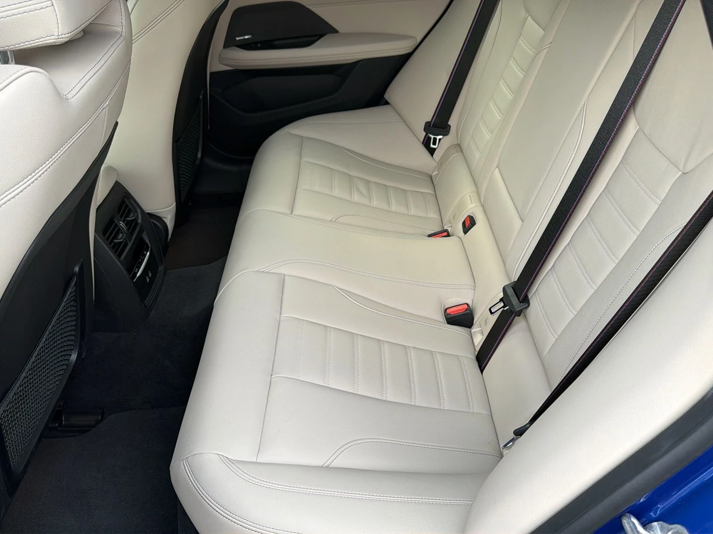 BMW i4, image 8