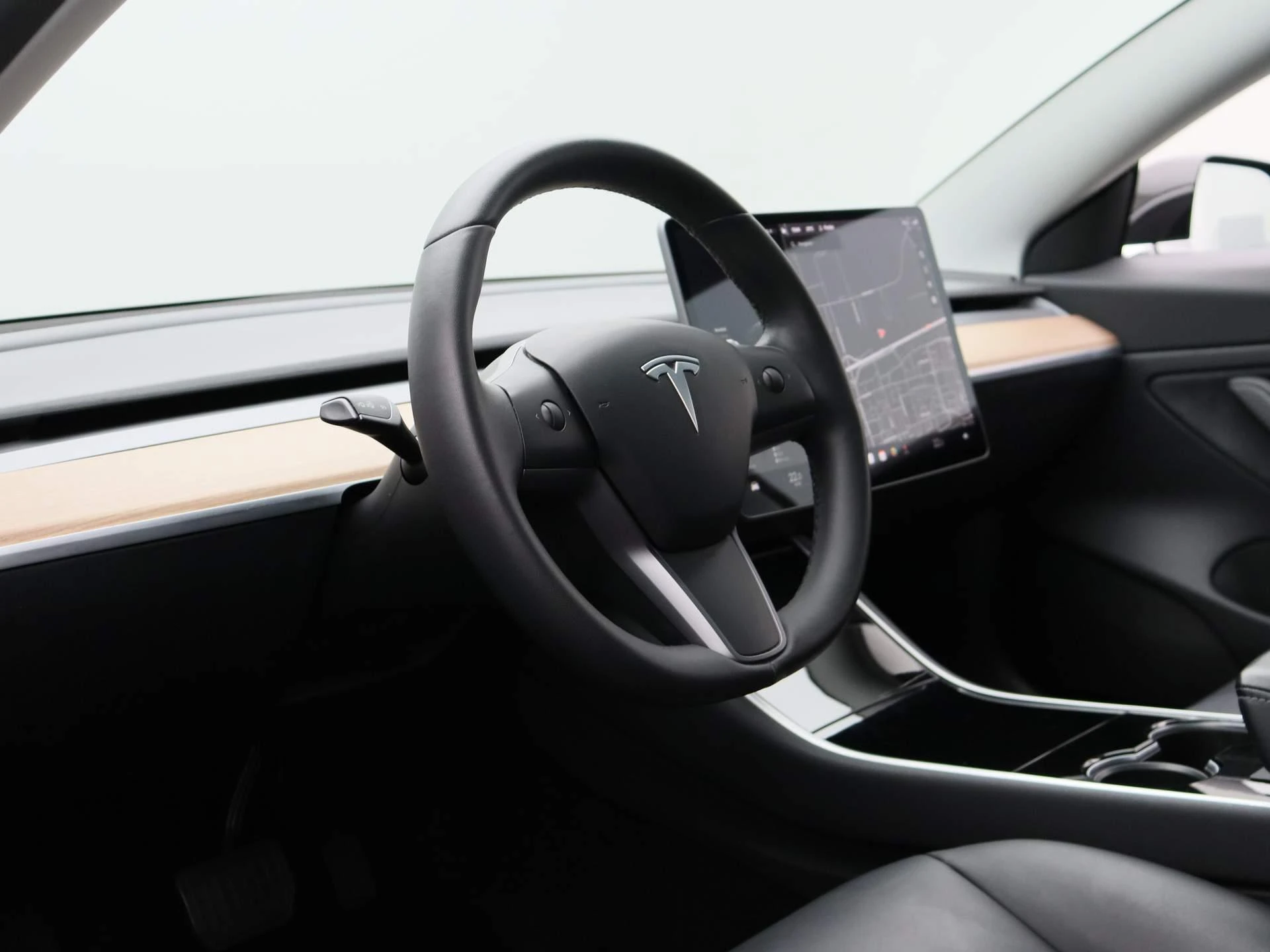 Tesla-Model 3-image-24