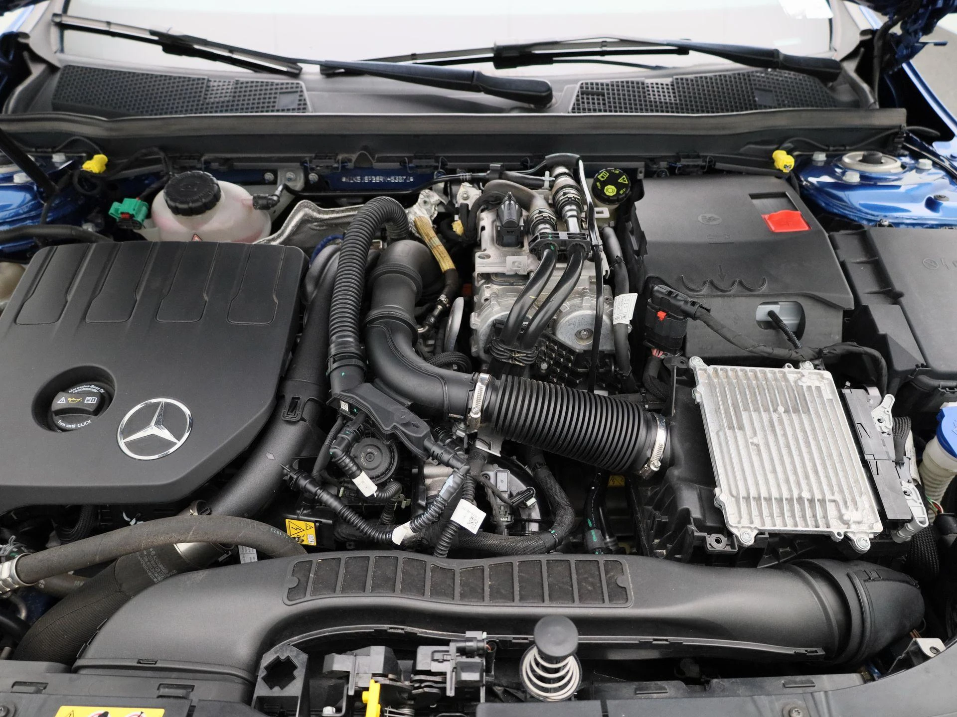 Mercedes-Benz-CLA-image-40