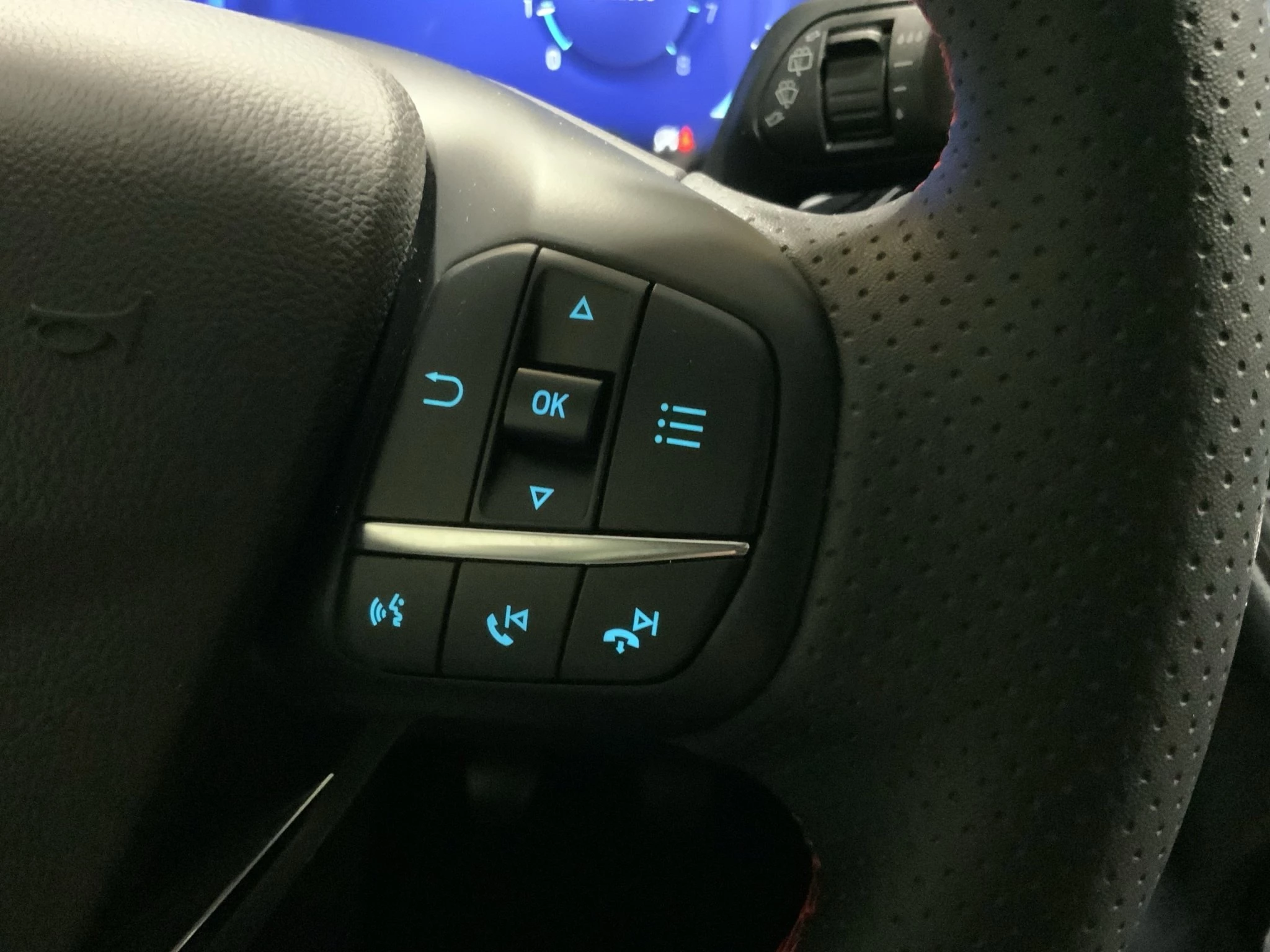 Ford Kuga ST-Line X*PANO*AHK*KAM*ACC*NAVI*SOUND-SYS. LED Pano SHZ 4xSHZ