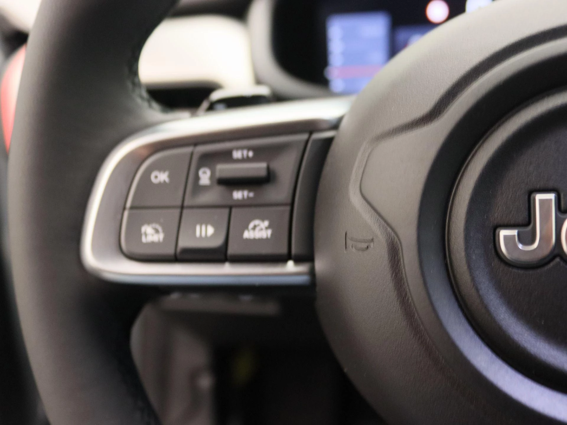 Jeep Avenger 1.2 e-Hybrid Summit