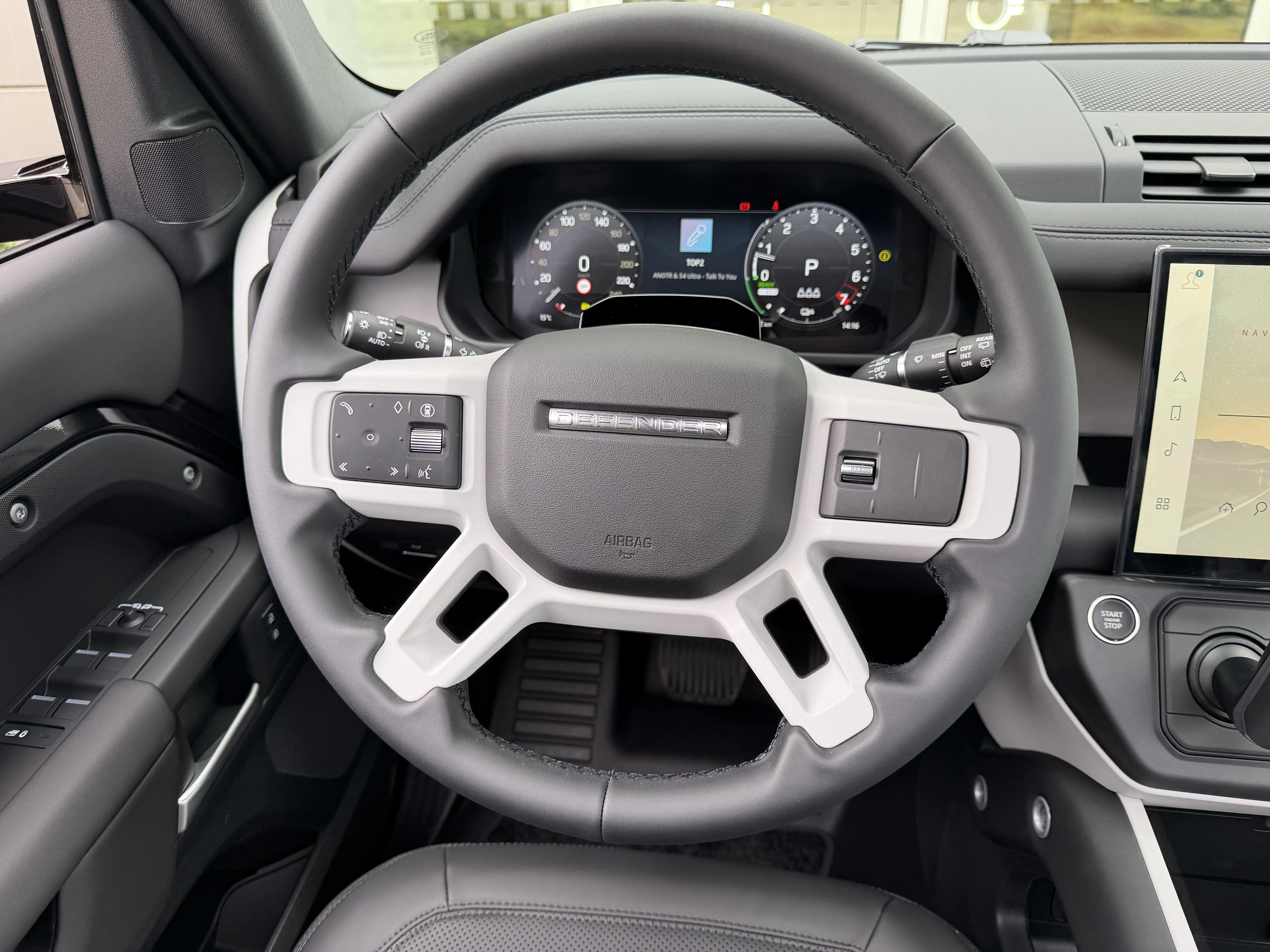 Land Rover-Defender-image-14