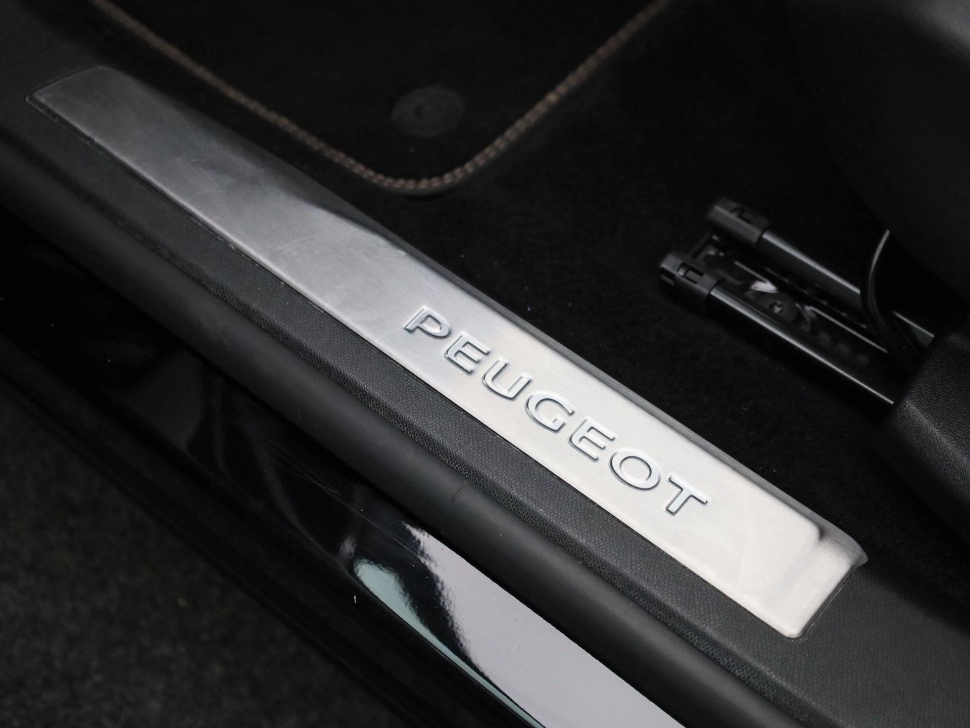 Peugeot-5008-image-38