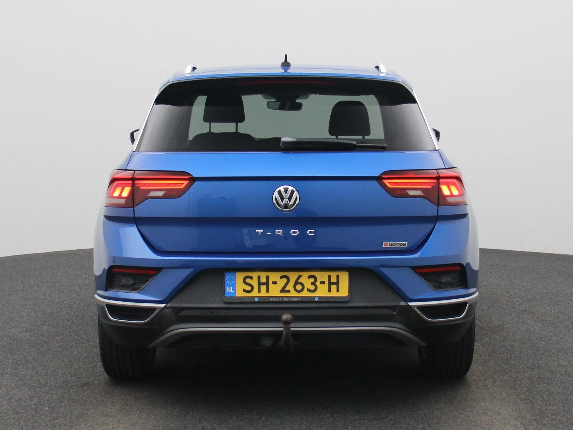 Volkswagen-T-Roc-image-4