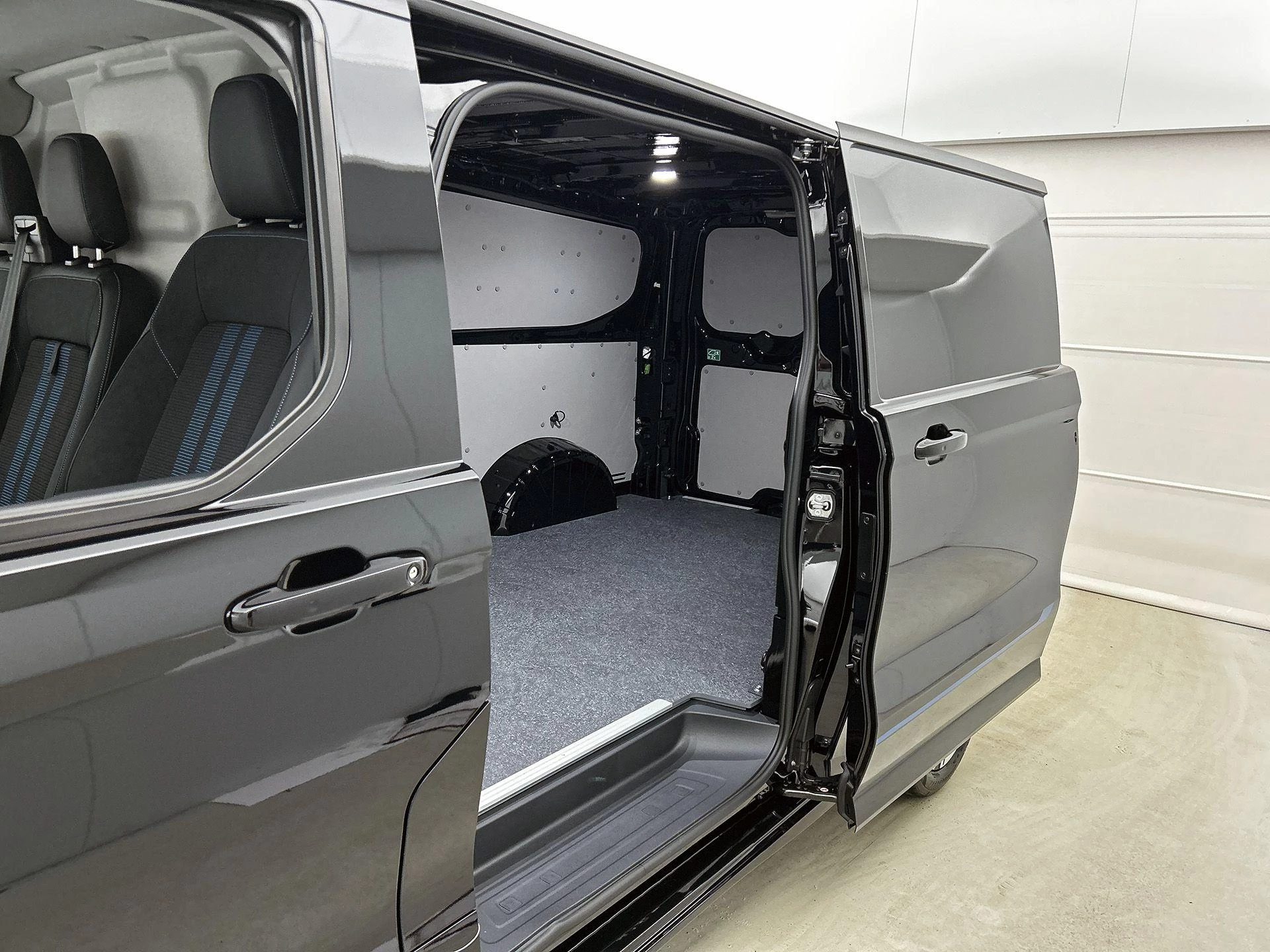 Ford-Transit Custom-image-10