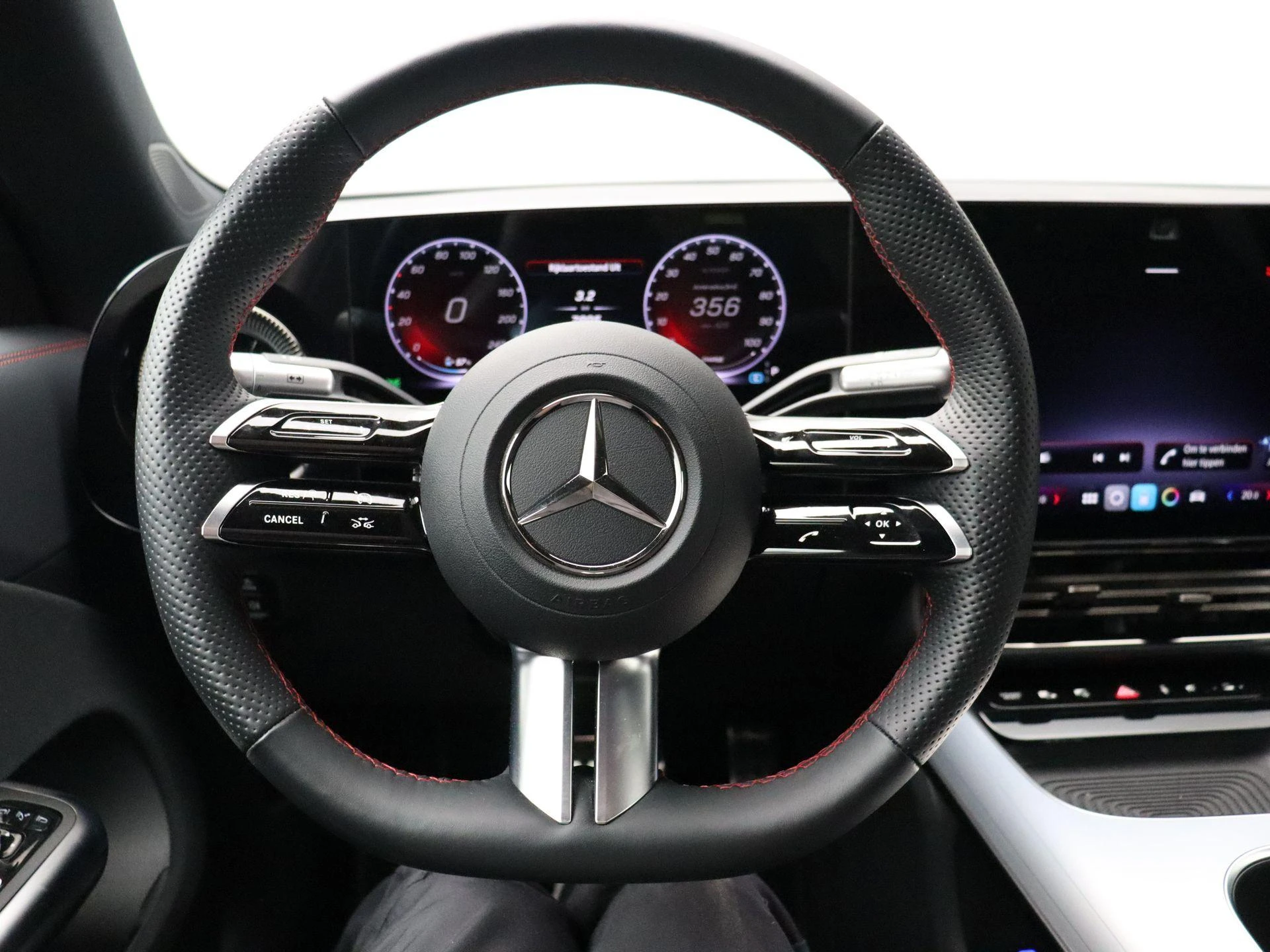 Mercedes-Benz-CLA-image-14