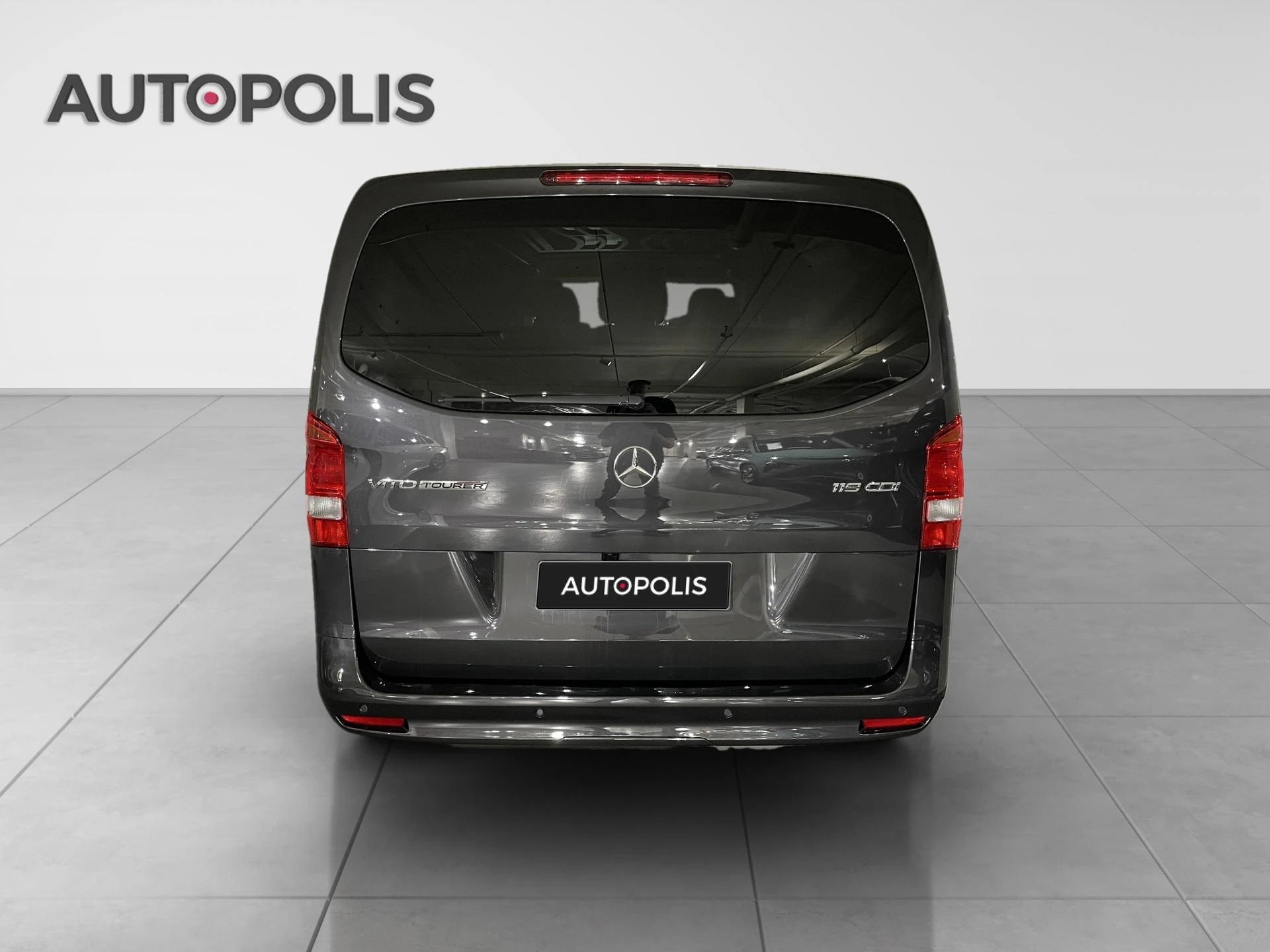 Mercedes-Benz-Vito-image-18