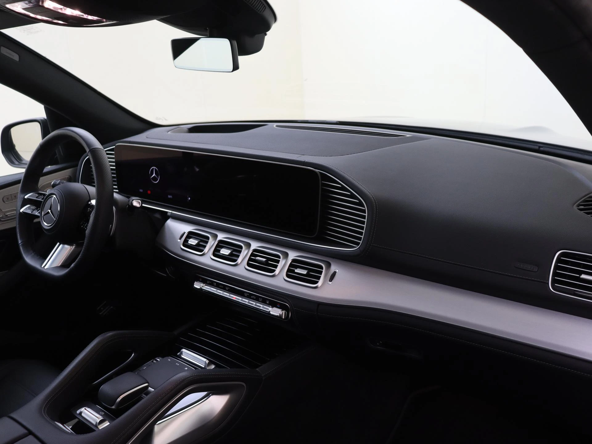 Mercedes-Benz-GLE-image-2