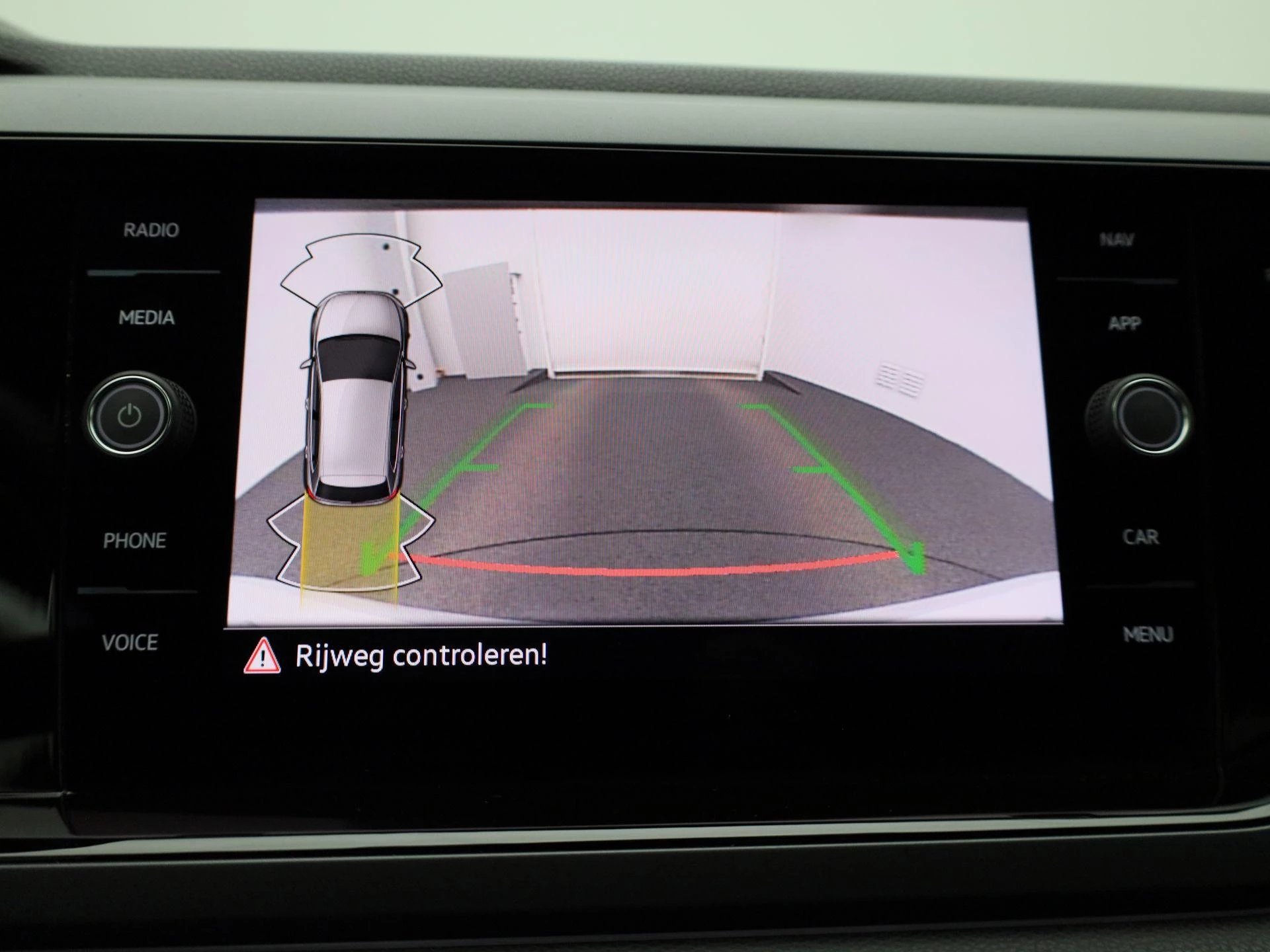 Volkswagen-Polo-image-26