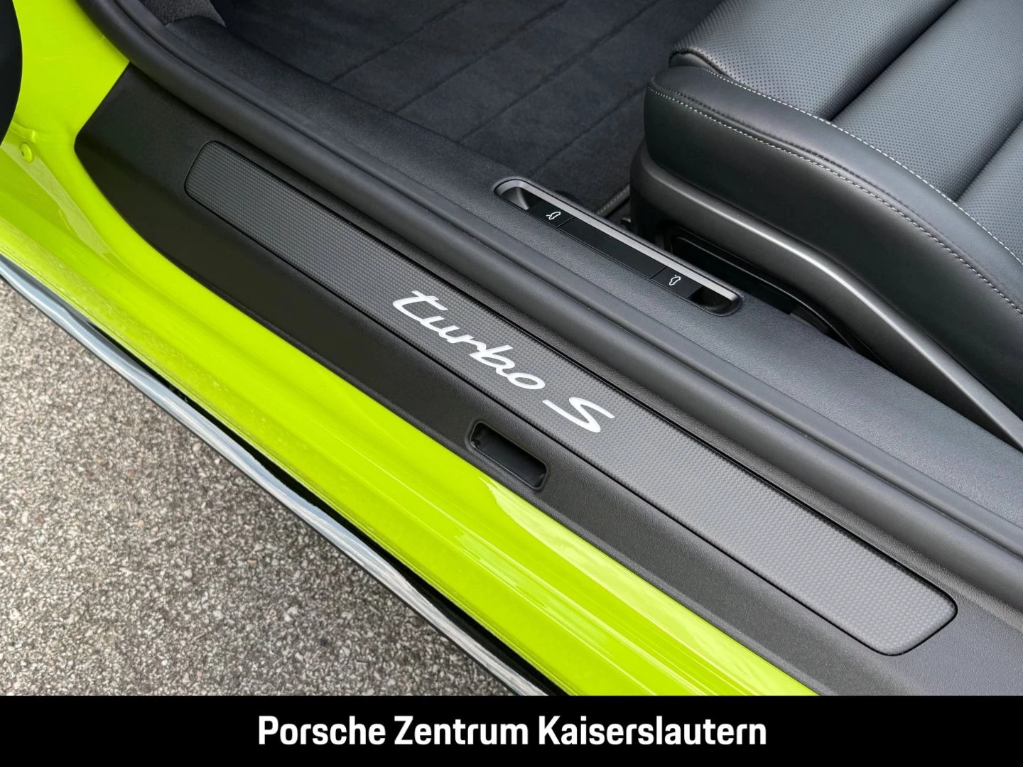 Porsche 911 992 Turbo S Cabrio Burmester Clubleder PCCB turbo s