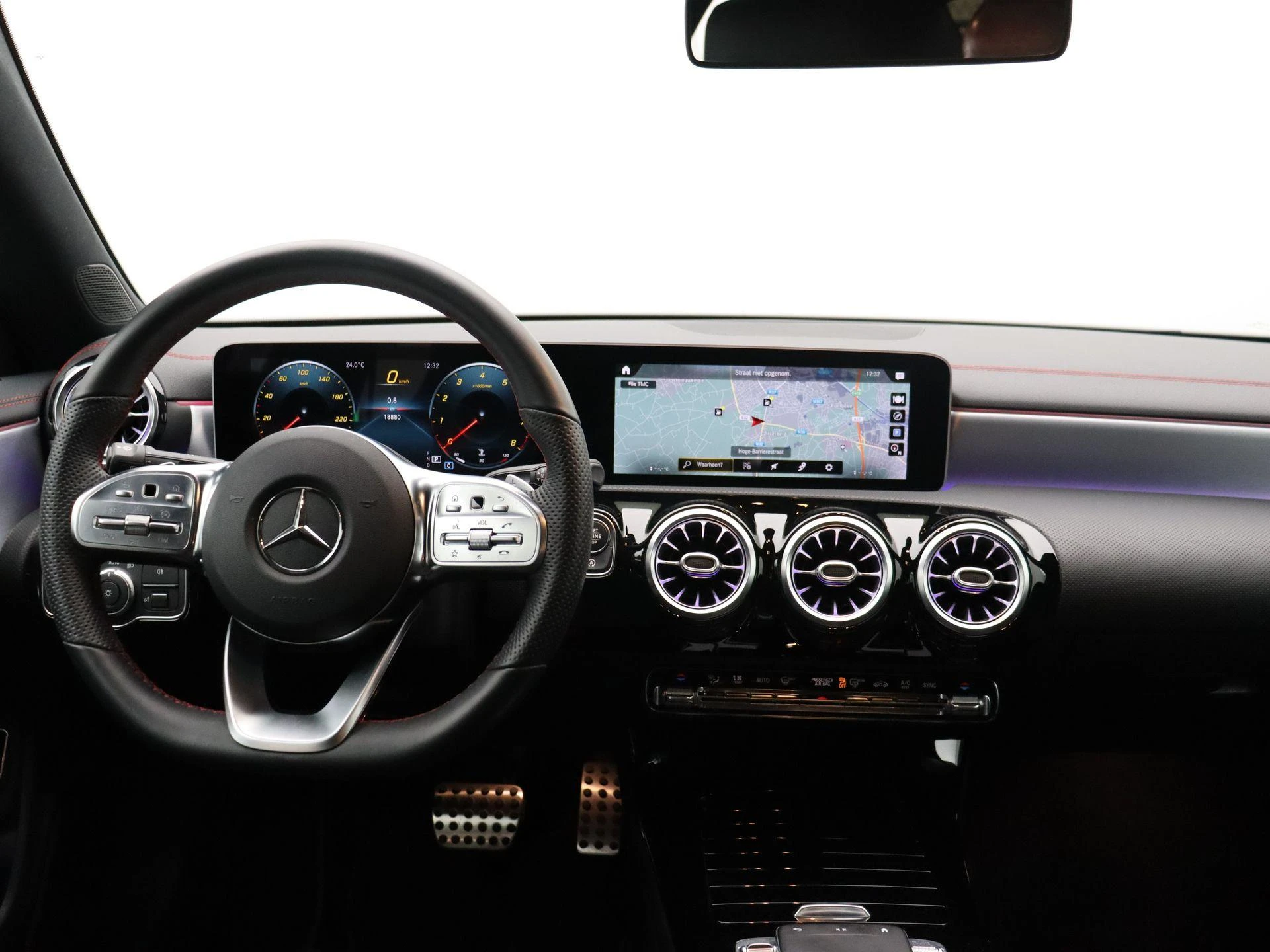 Mercedes-Benz-CLA-image-18