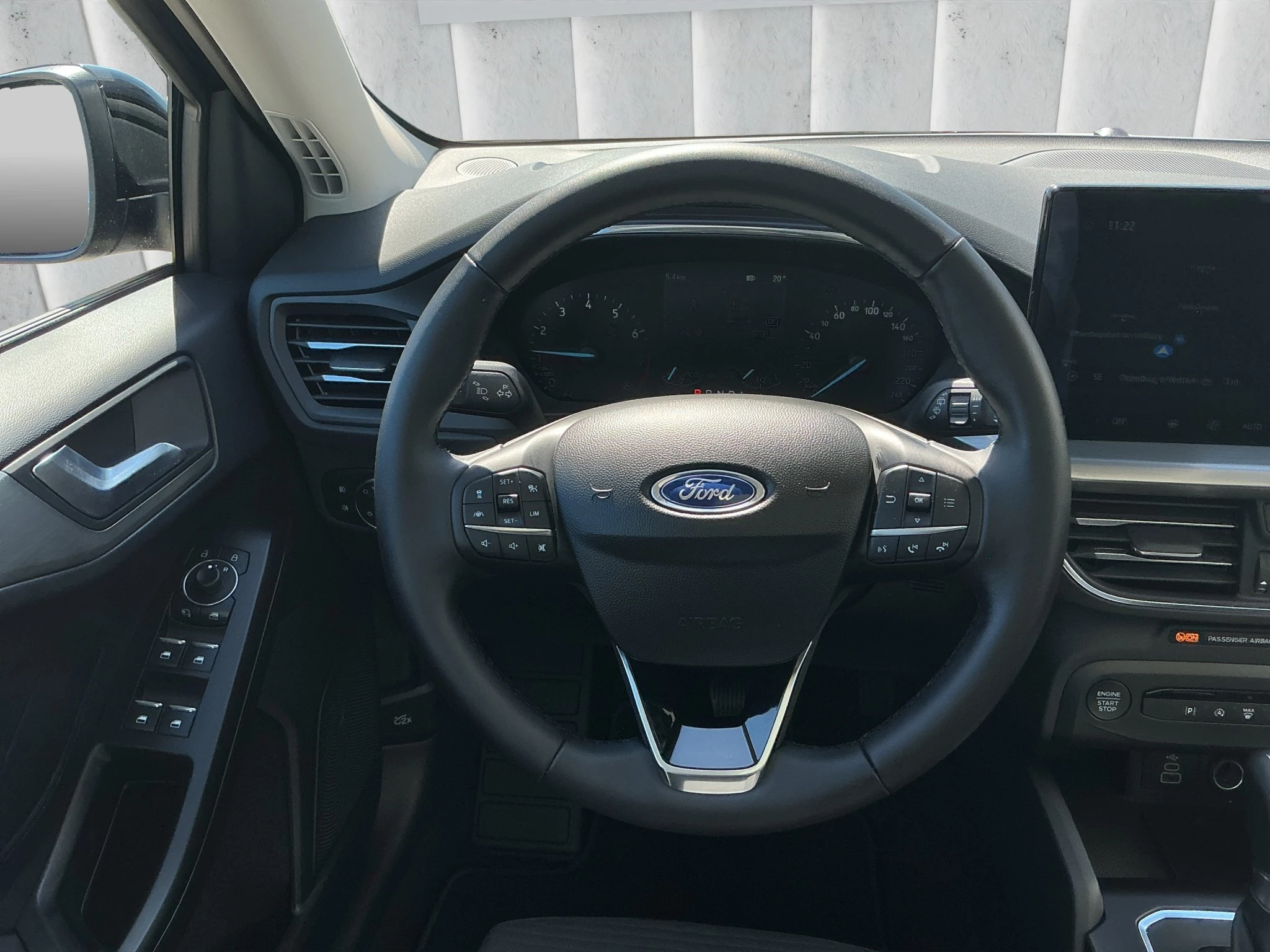 Ford Focus Titanium Edition Limousine Automatik & Panoramadach *HEZ Aktion*