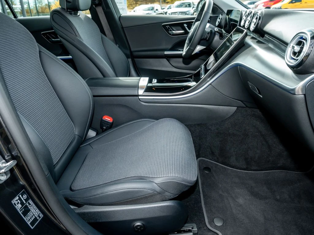 Mercedes-Benz-C-Klasse 200 d-image-11