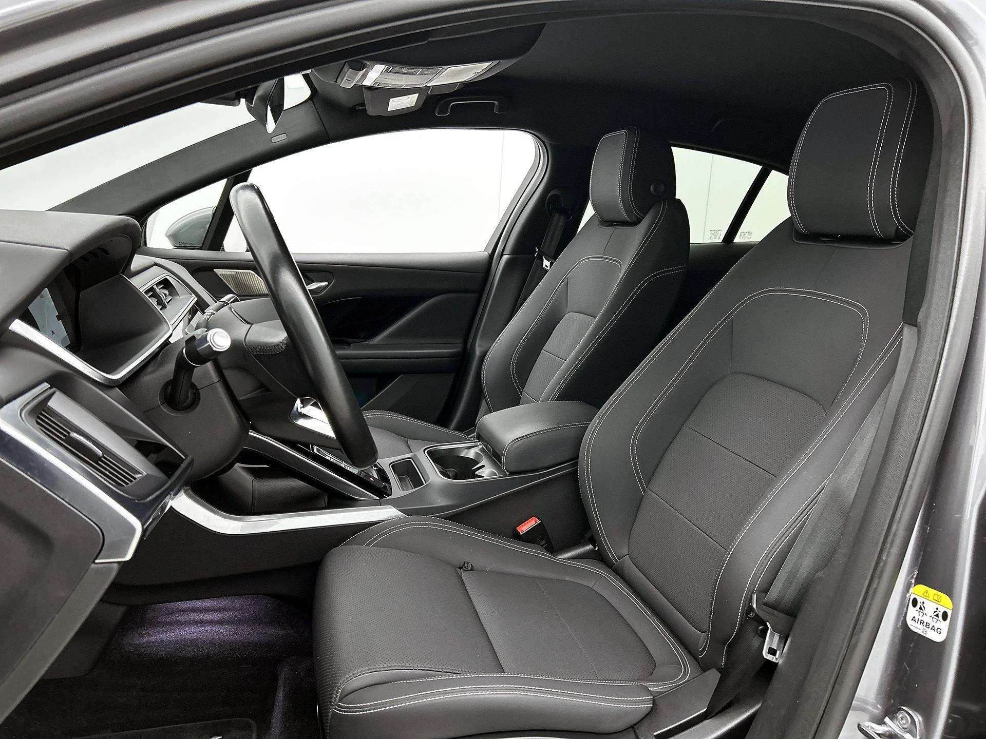 Jaguar-I-PACE-image-33