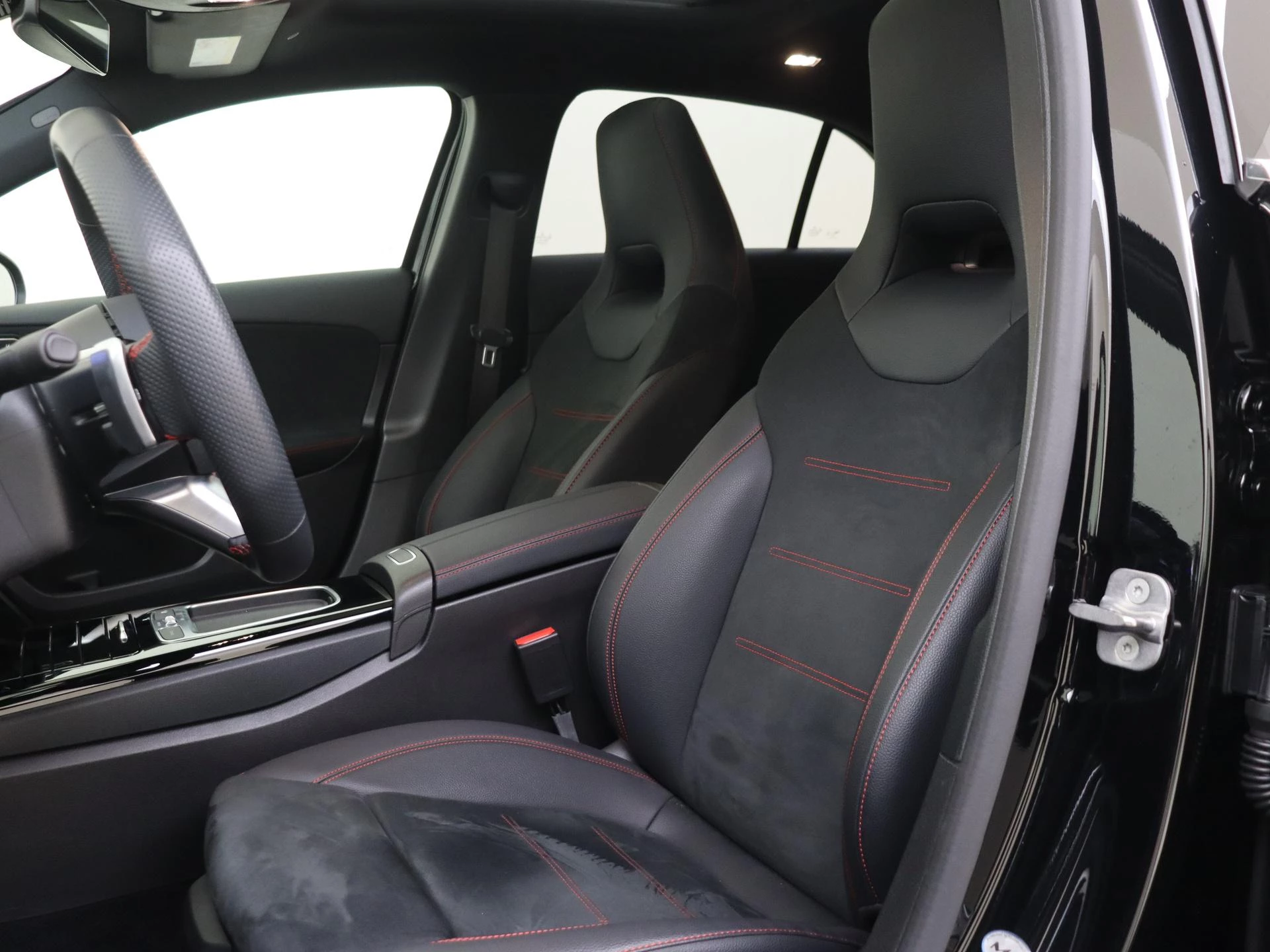 Mercedes-Benz-A-Klasse-image-15