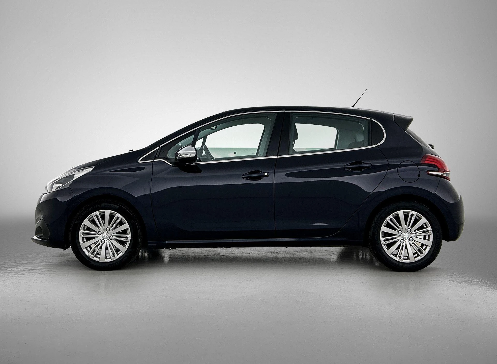 Peugeot 208 1.2 PureTech Blue Lease Executive