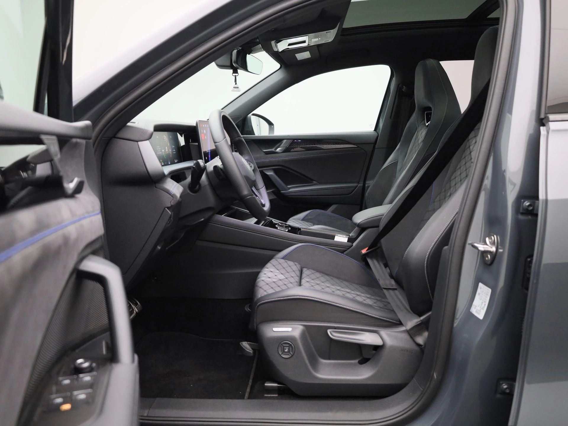 Volkswagen Tayron 1.5 eHybrid R-Line Edition 204 PK|