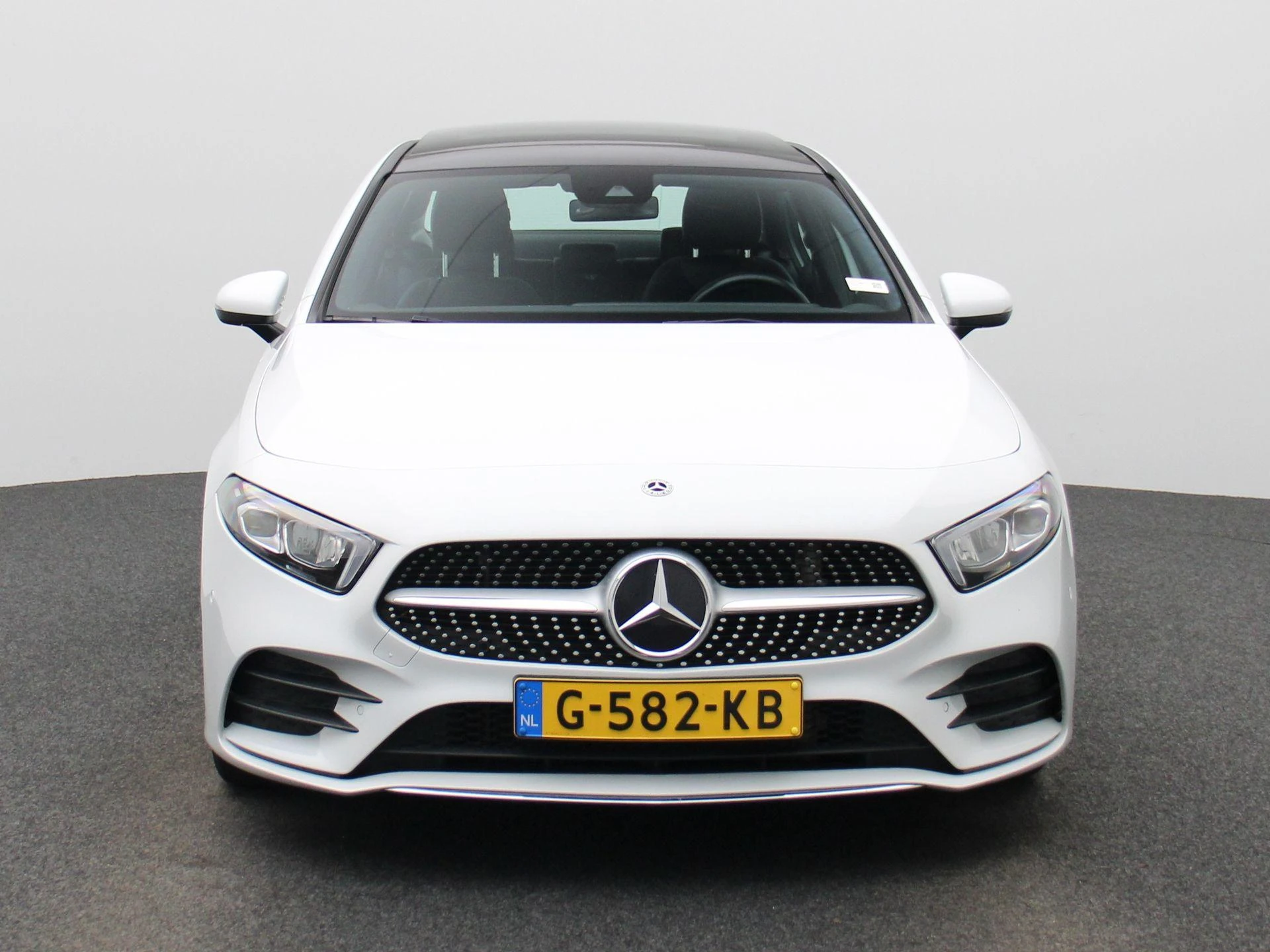 Mercedes-Benz-A-Klasse-image-2