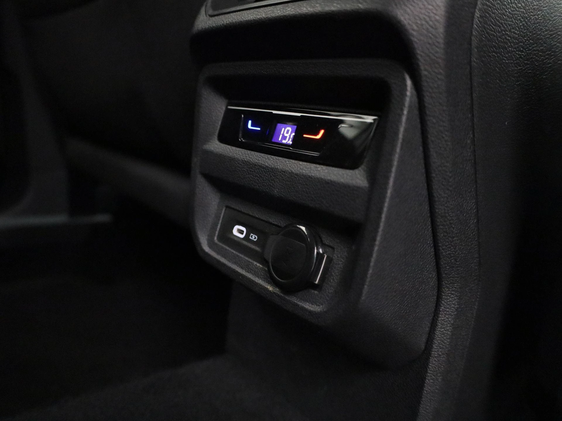 Volkswagen-Tiguan-image-39