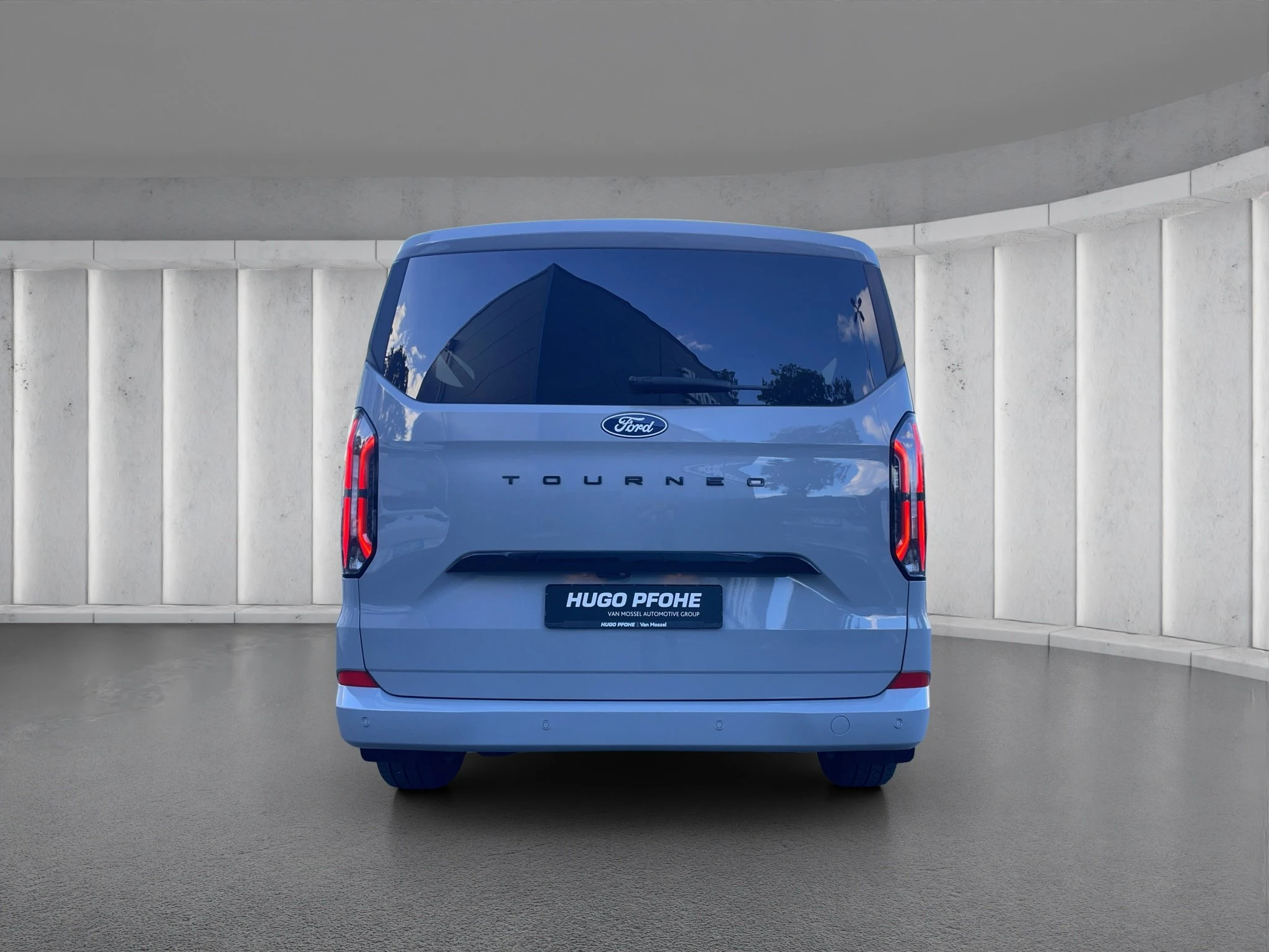 Ford-Tourneo Custom-image-3