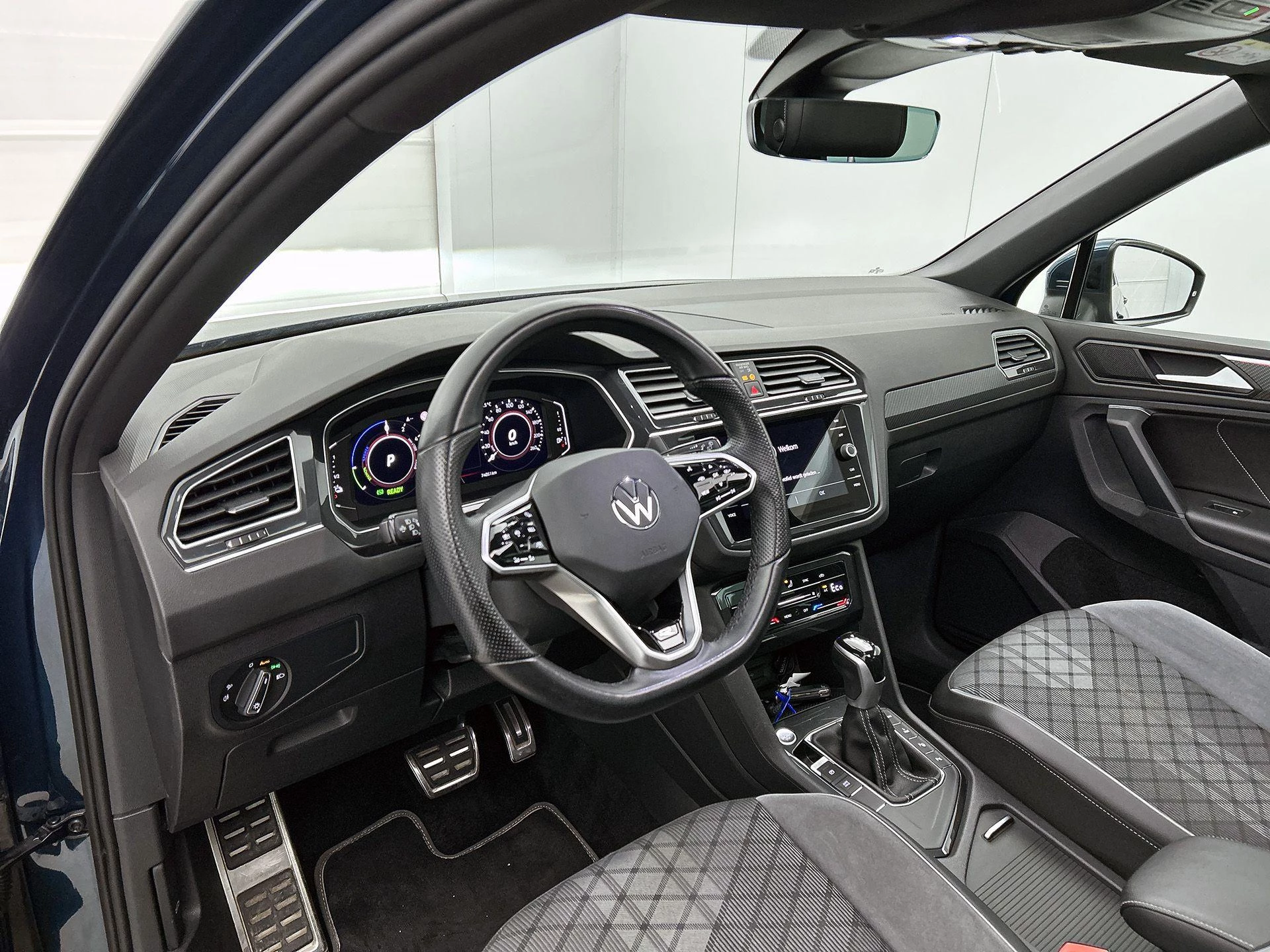 Volkswagen-Tiguan-image-18