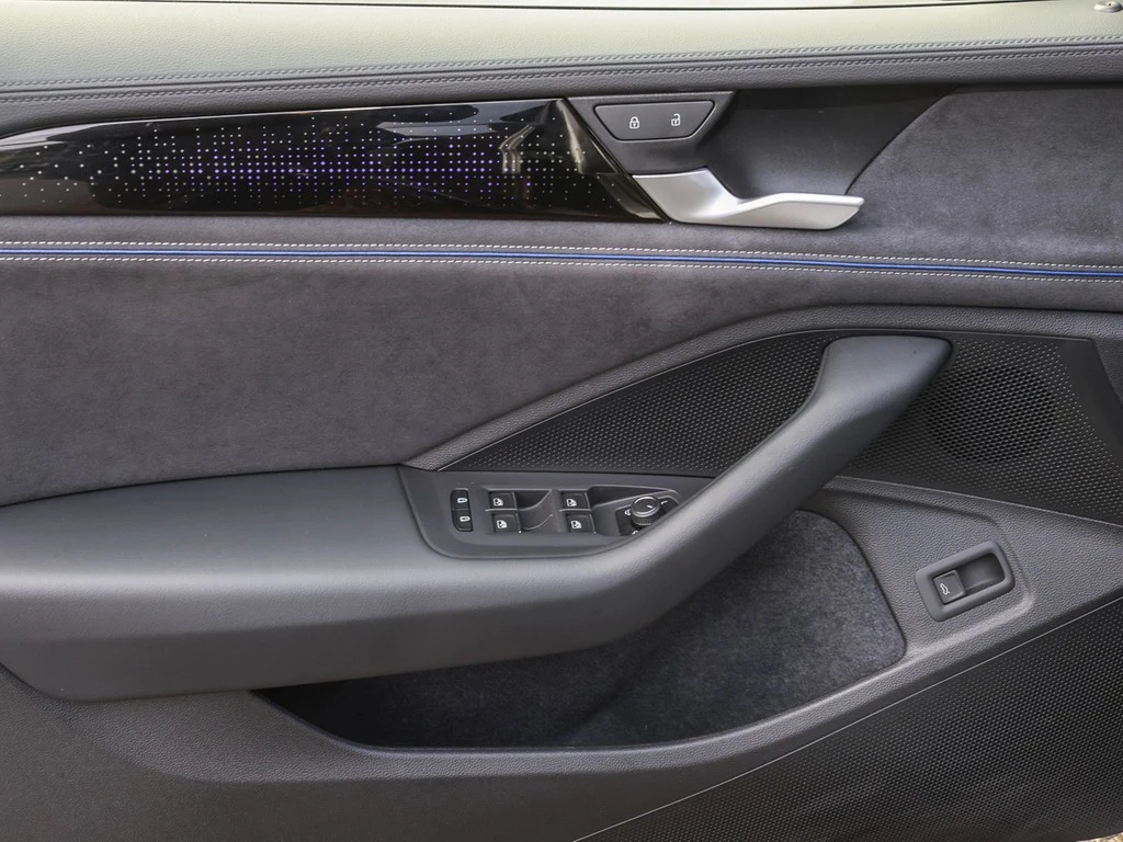 Volkswagen-Passat-image-14