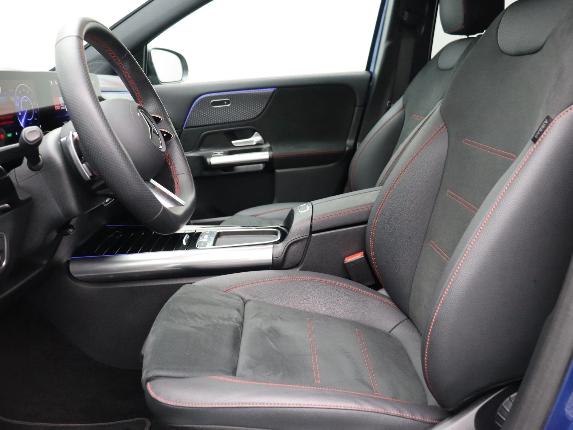 Mercedes-Benz EQA 250+ AMG Line + CARLAY + NIGHTPAKKET + CAMERA +