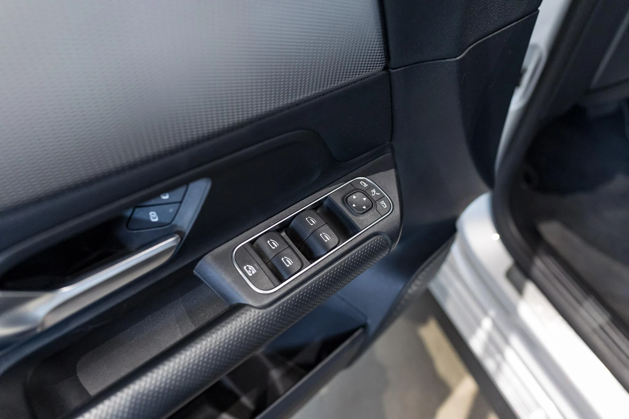 Mercedes-Benz-B-Klasse-image-16