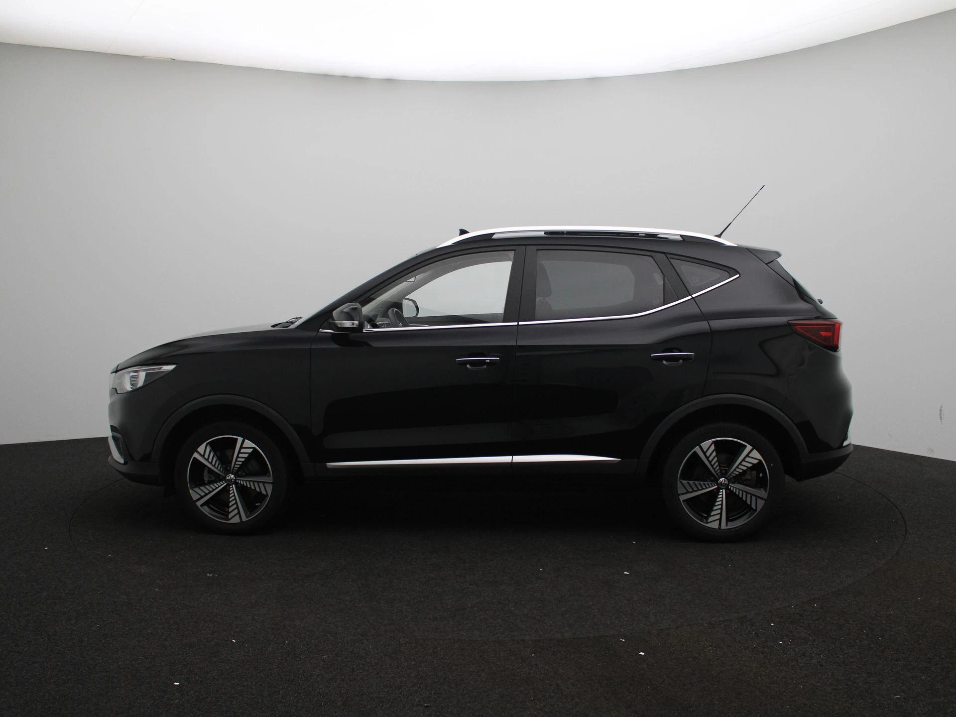 MG-ZS EV-image-4
