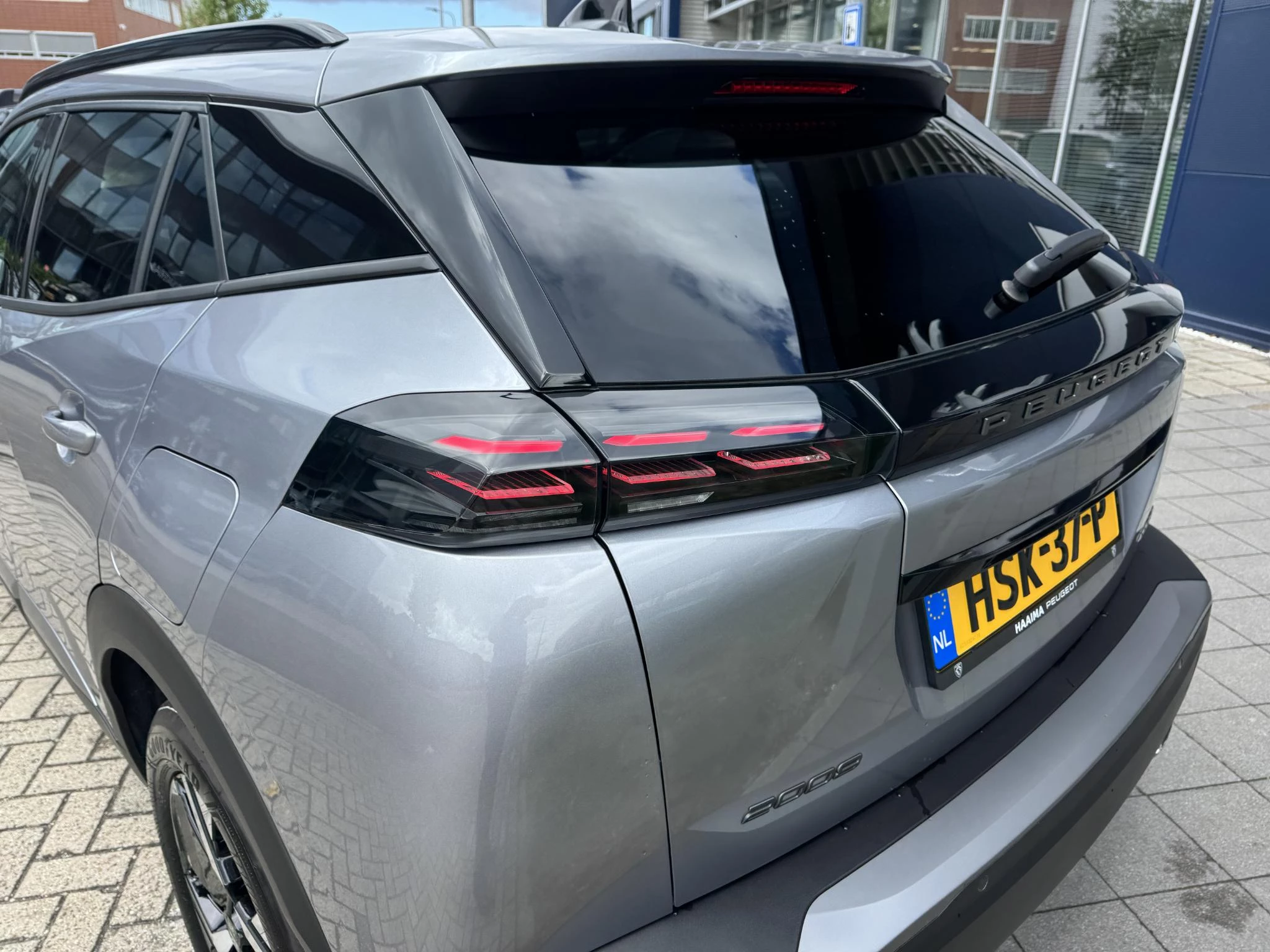 Peugeot 2008 1.2 Hybrid 145 Allure