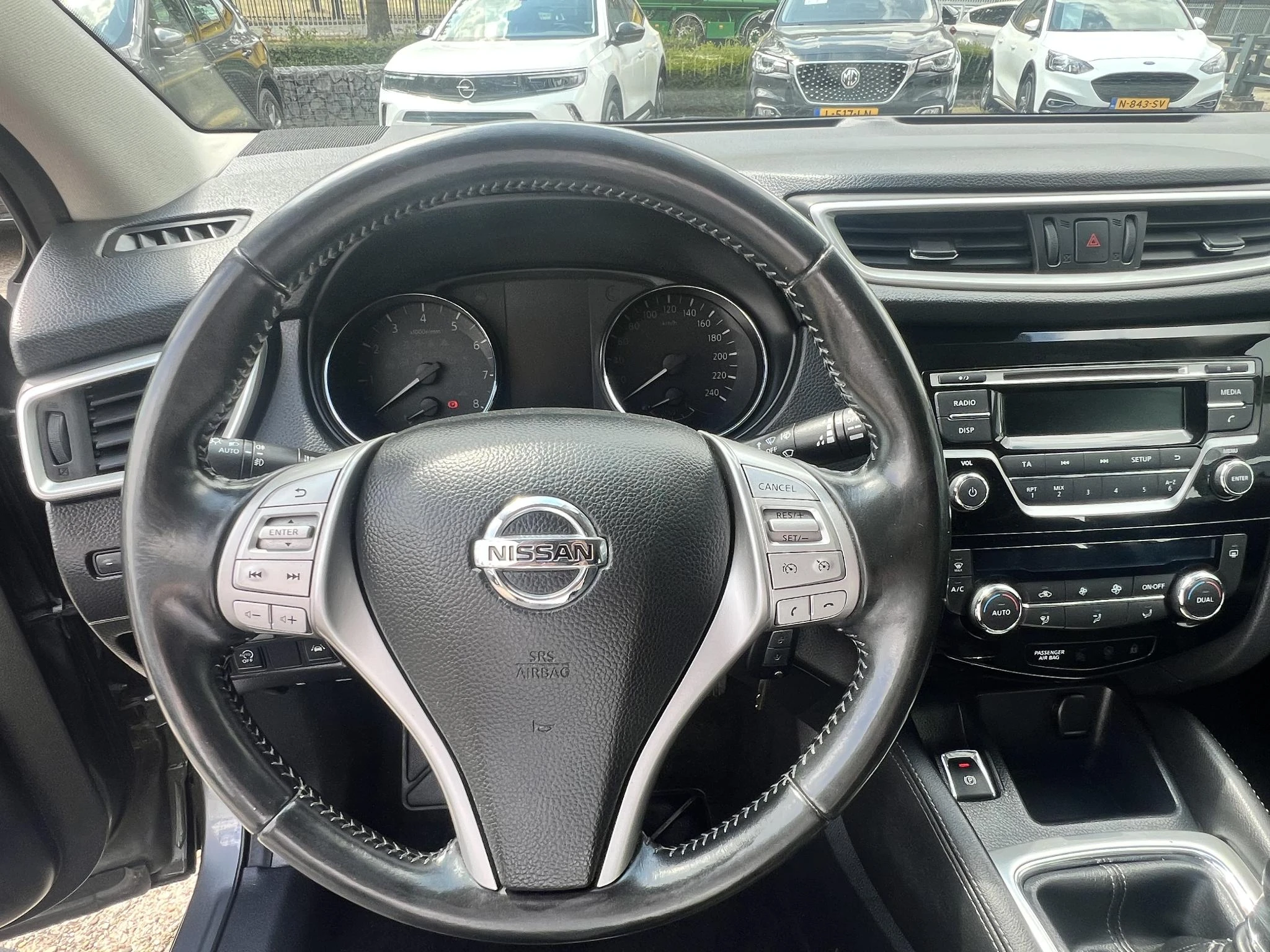 Nissan-QASHQAI-image-8