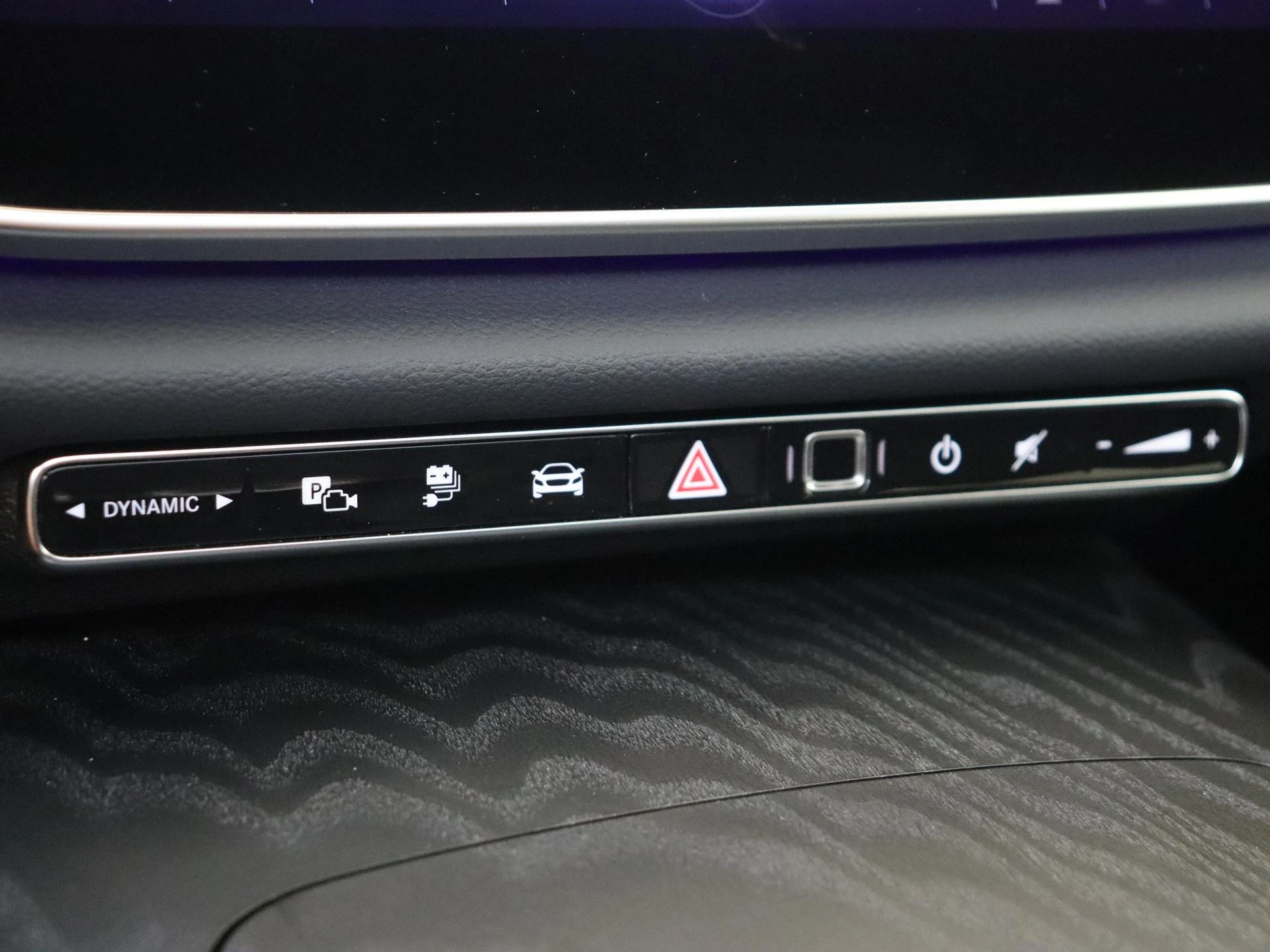 Mercedes-Benz-E-Klasse-image-20