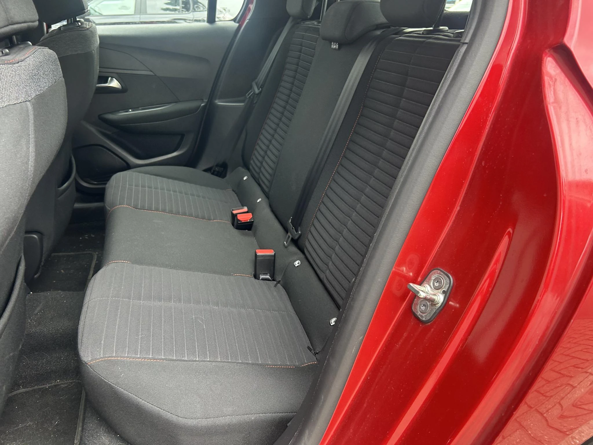Peugeot-208-image-19