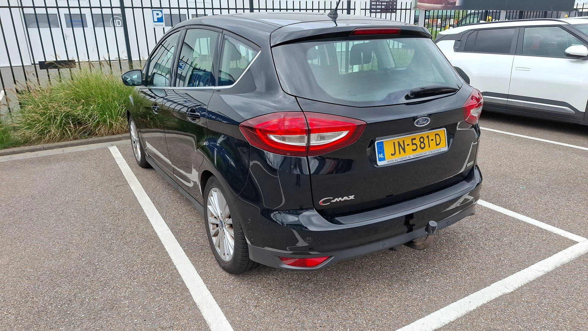 Ford-C-MAX-image-1