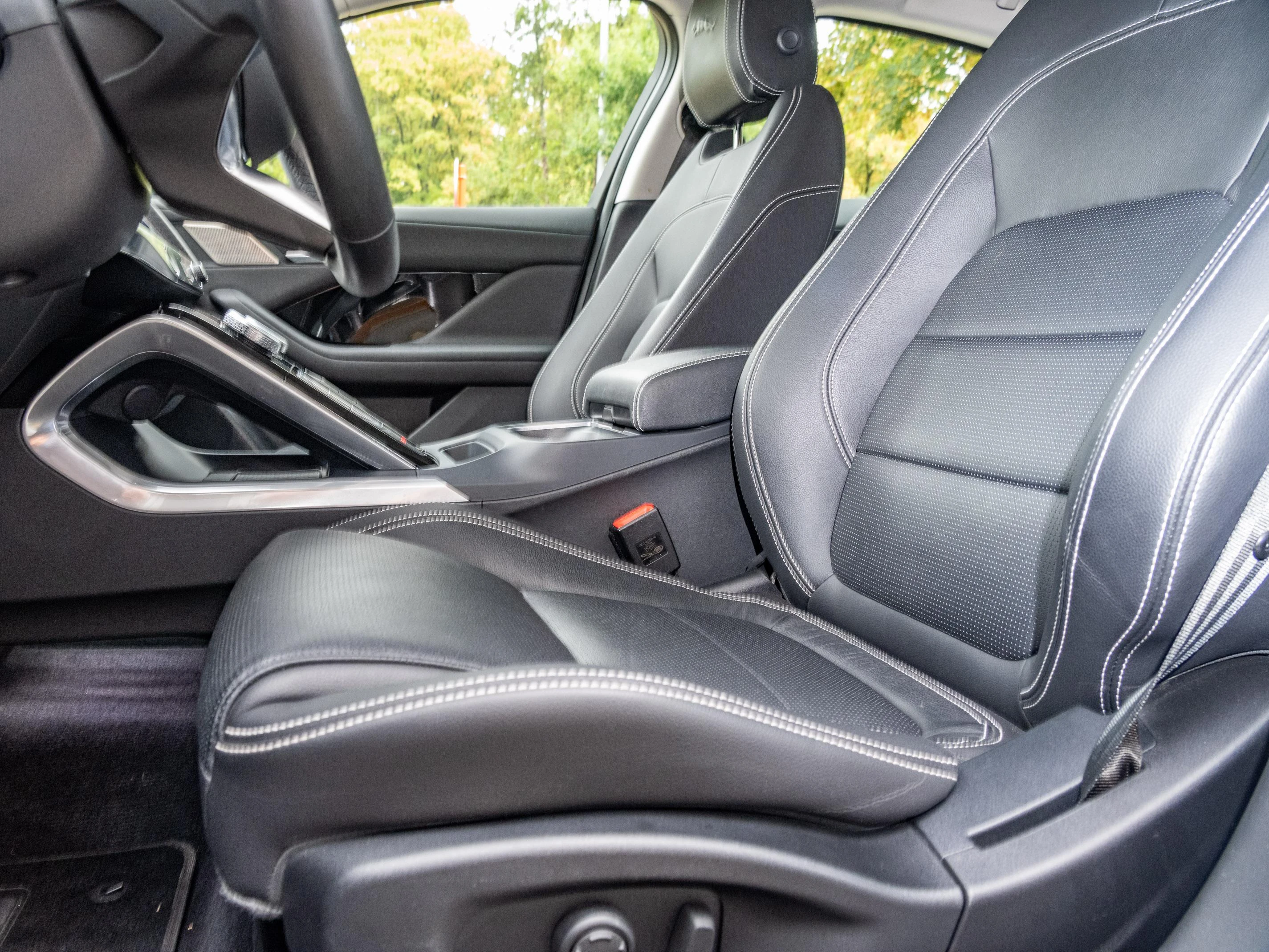 Jaguar-I-PACE-image-13