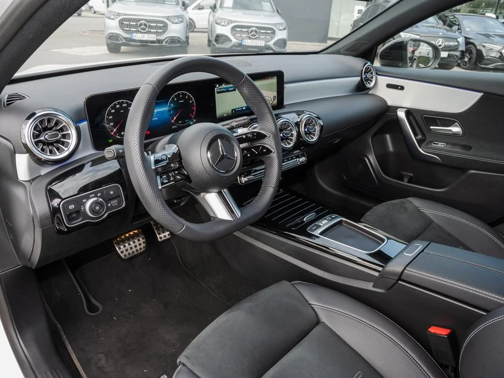 Mercedes-Benz-A-Klasse 200-image-8