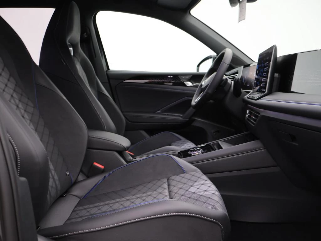 Volkswagen-Tiguan-image-11