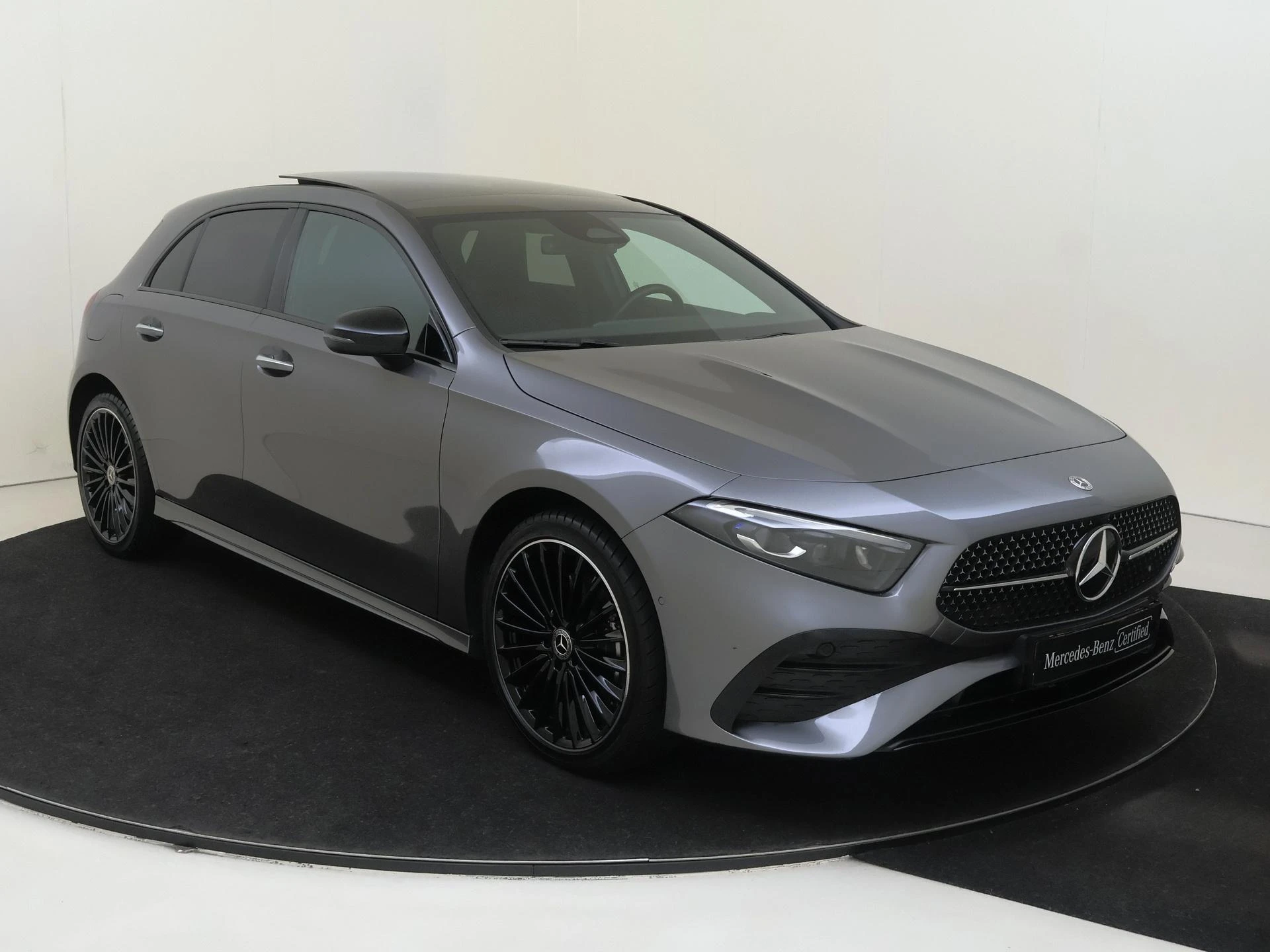 Mercedes-Benz-A-Klasse-image-4