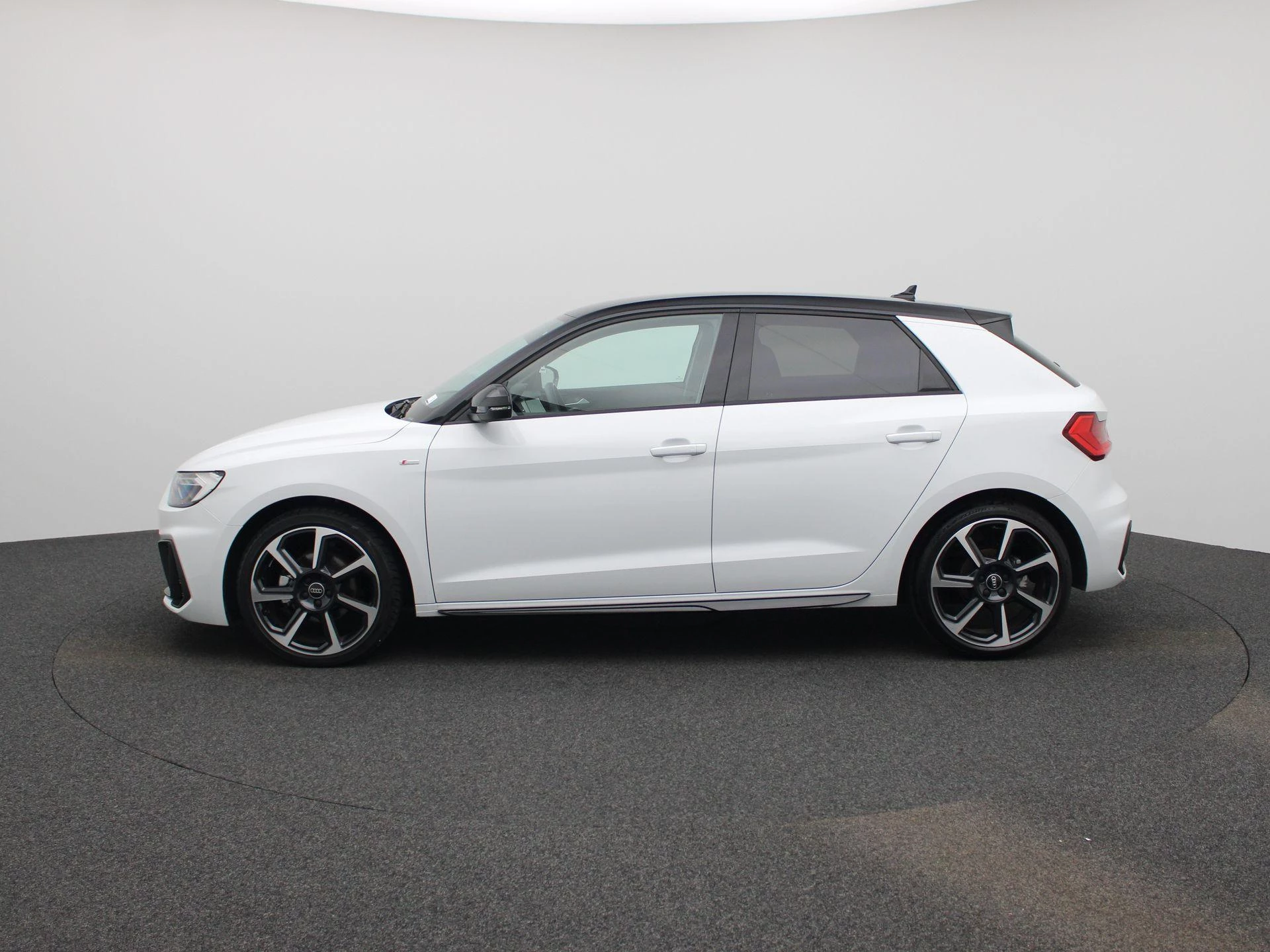 Audi-A1 Sportback-image-3