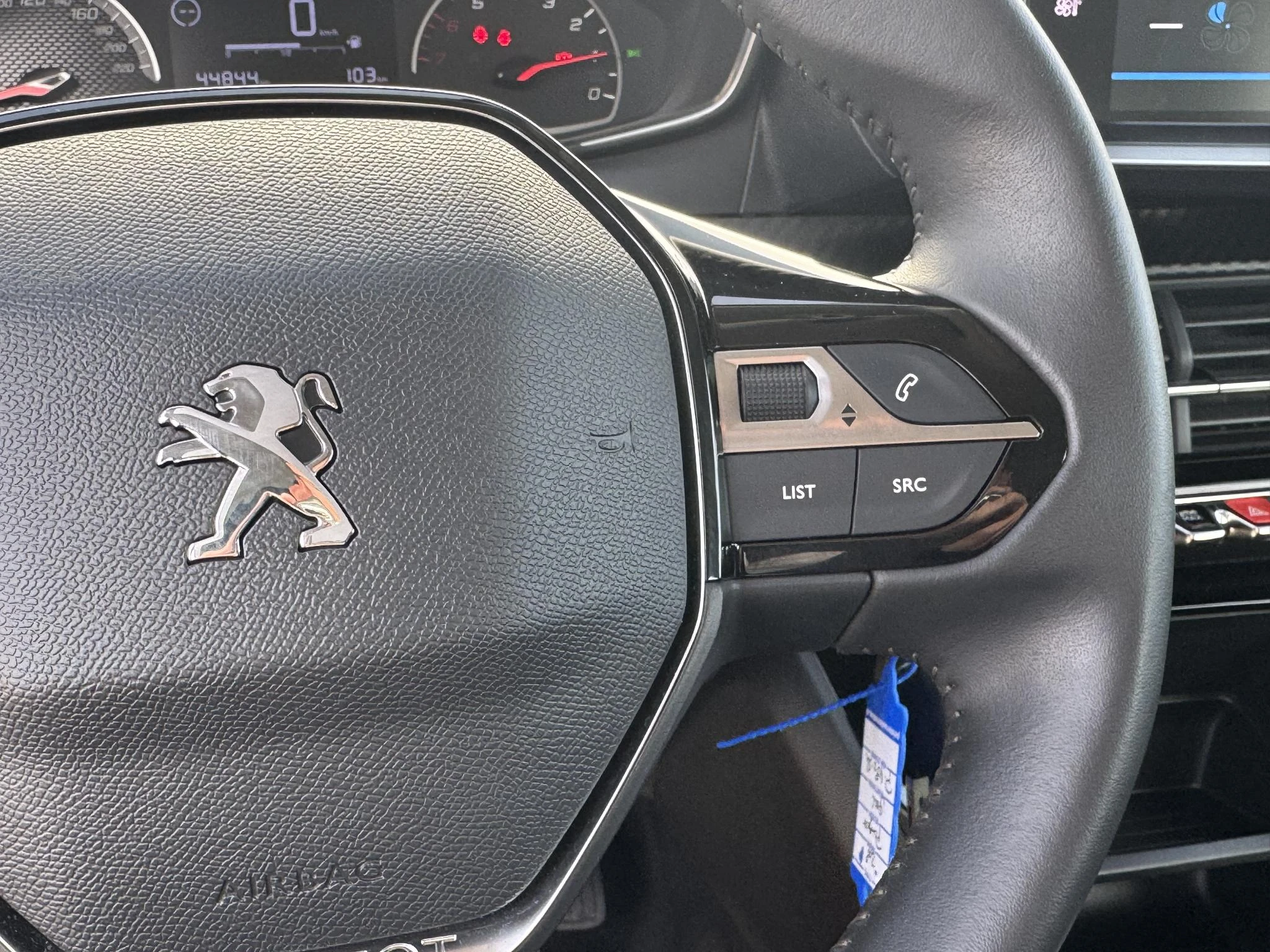 Peugeot-208-image-13