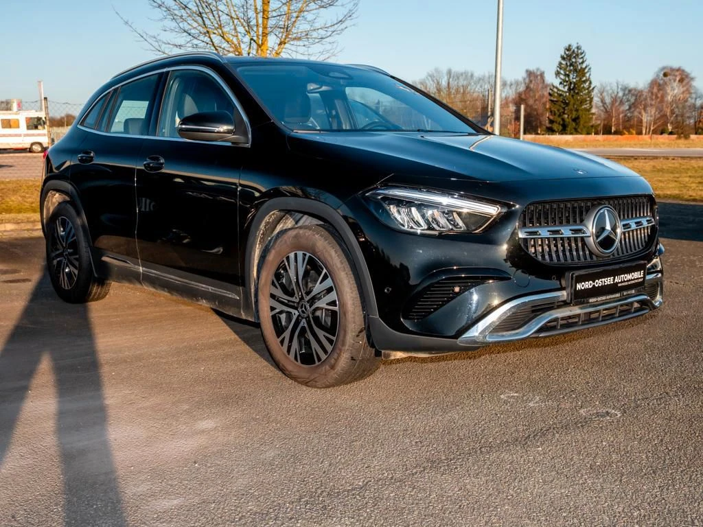 Mercedes-Benz-GLA 200 d-image-4