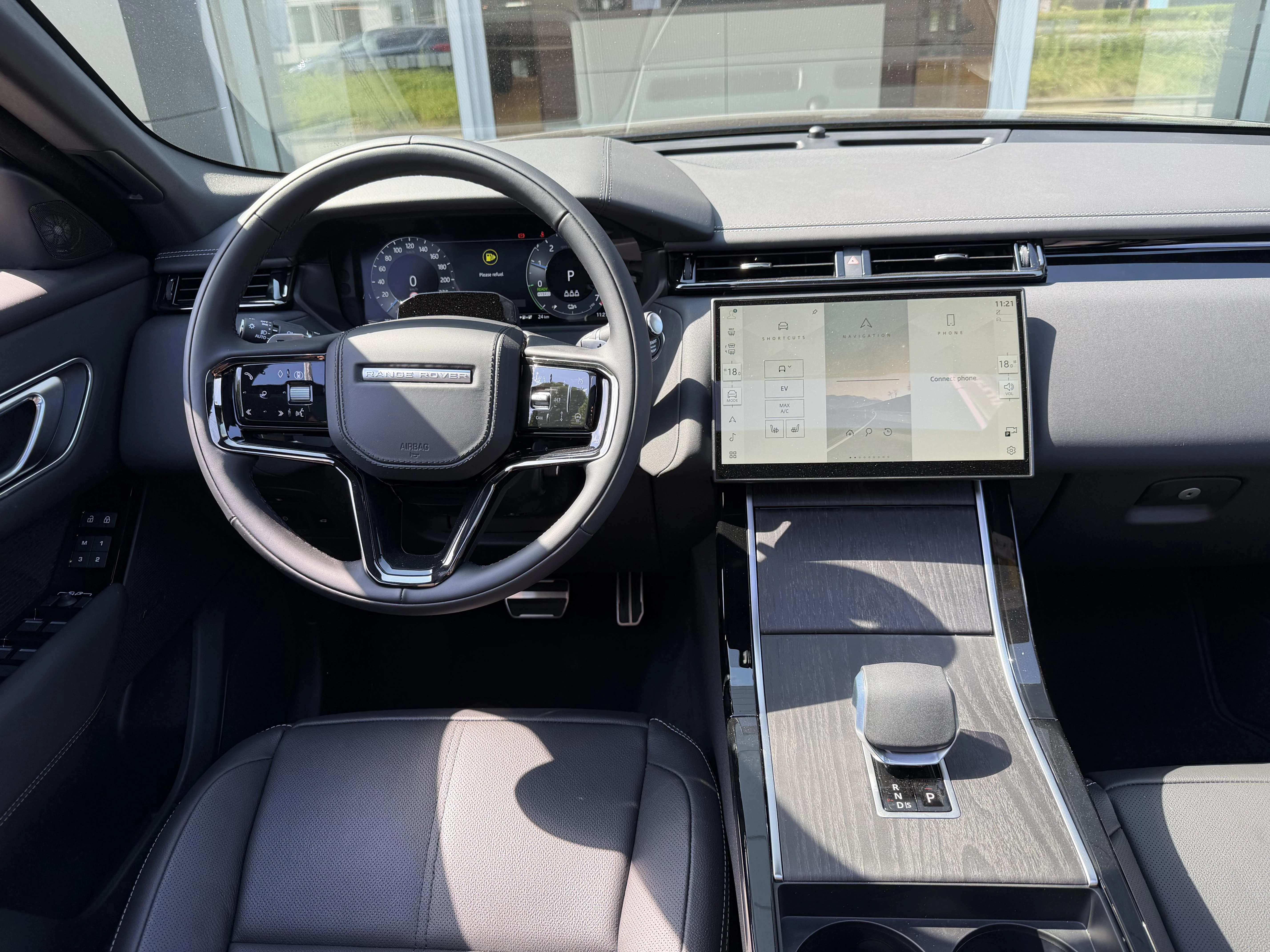 Land Rover Range Rover Velar P400e Belgravia AWD Auto. 26.75MY