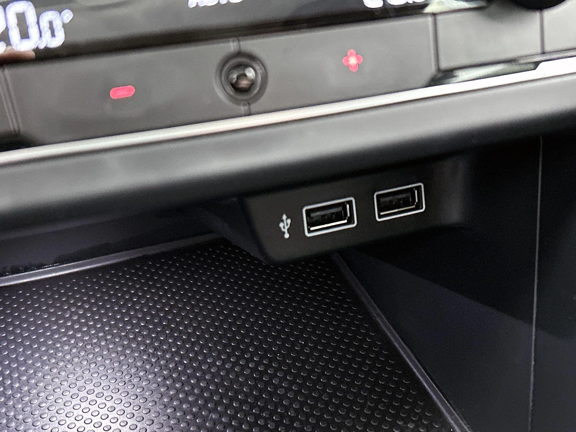 Volkswagen-Polo-image-37