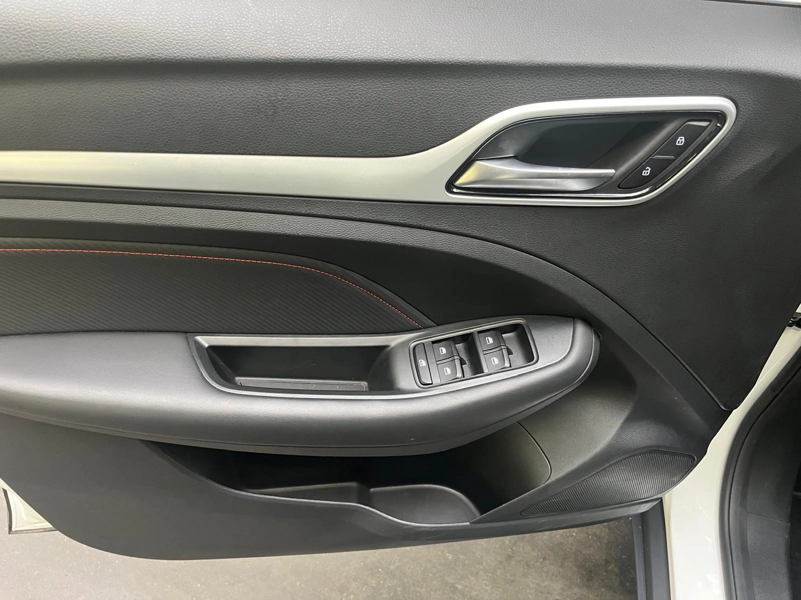 MG ZS Luxury