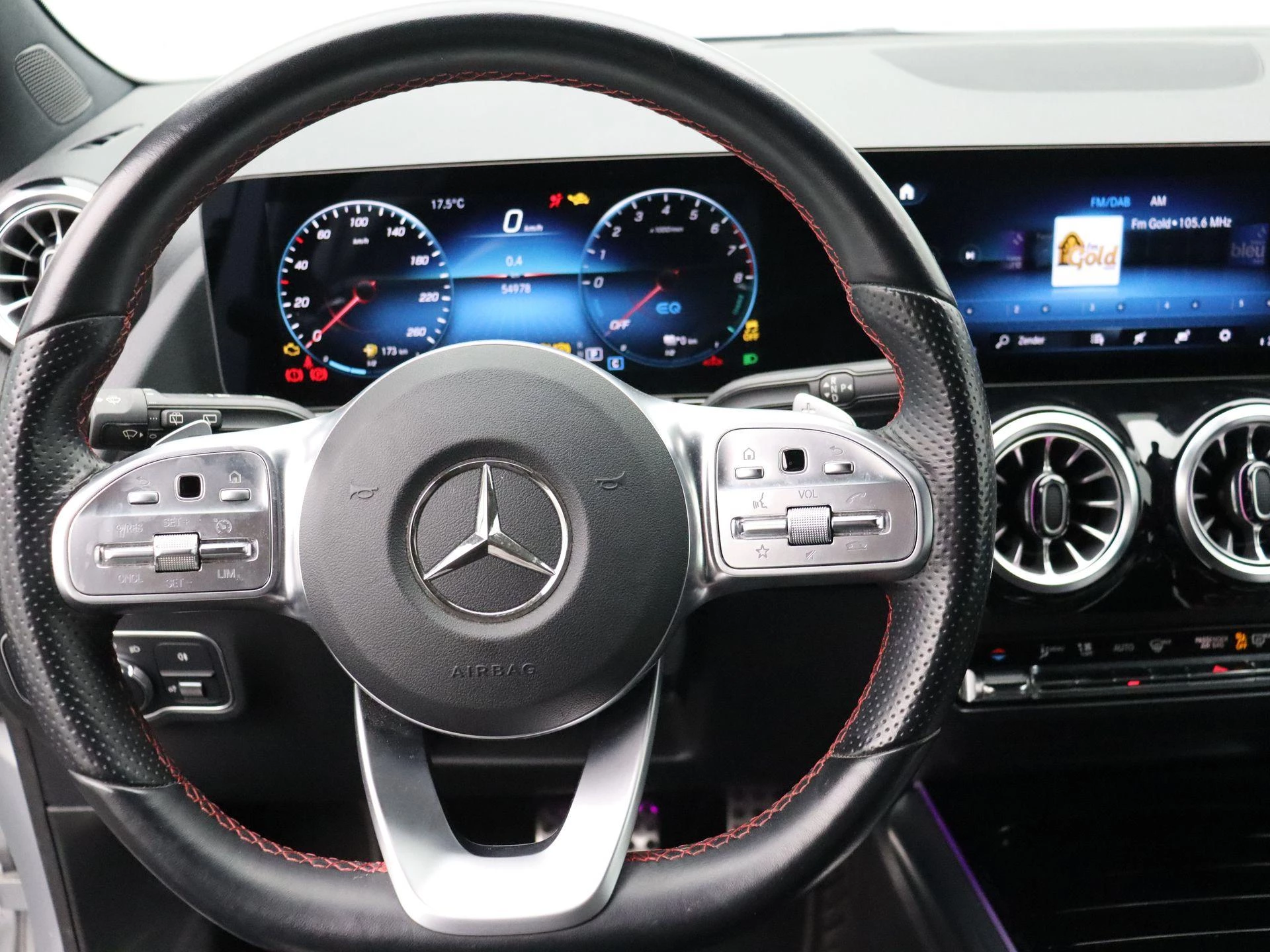Mercedes-Benz B-Klasse 250 e + AMG LINE + LED + CAMERA +