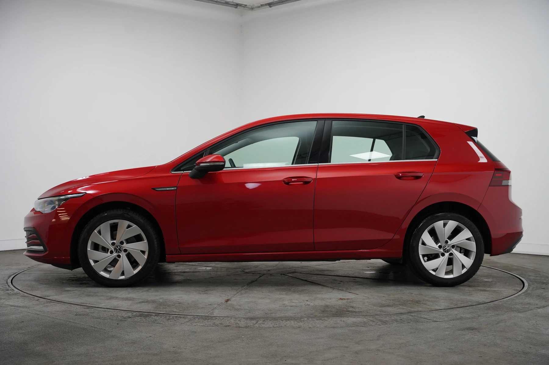 Volkswagen-Golf-image-16