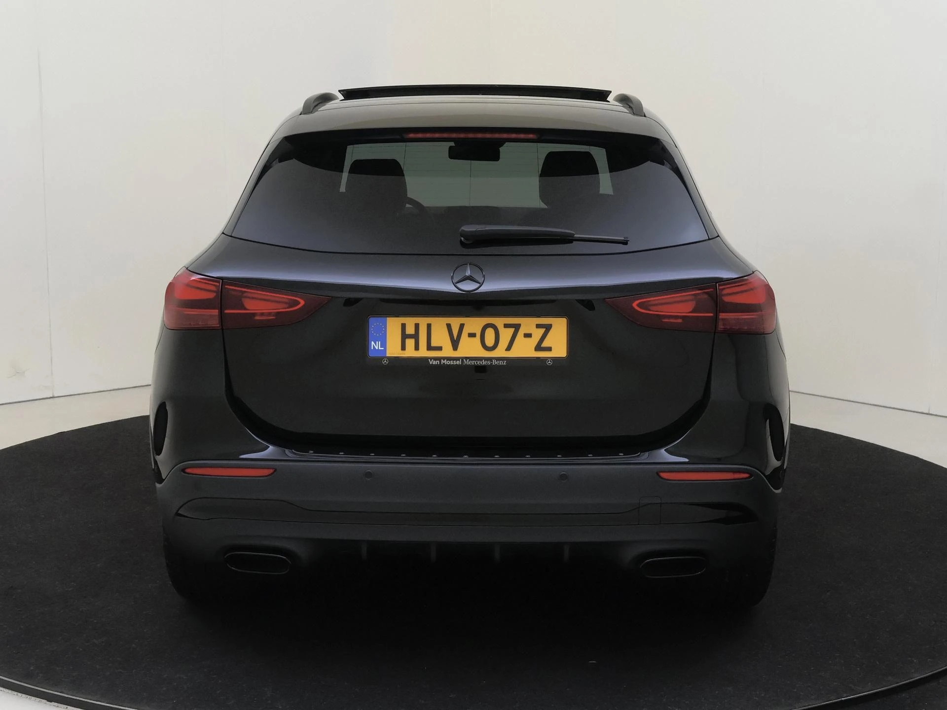 Mercedes-Benz-GLA-image-7